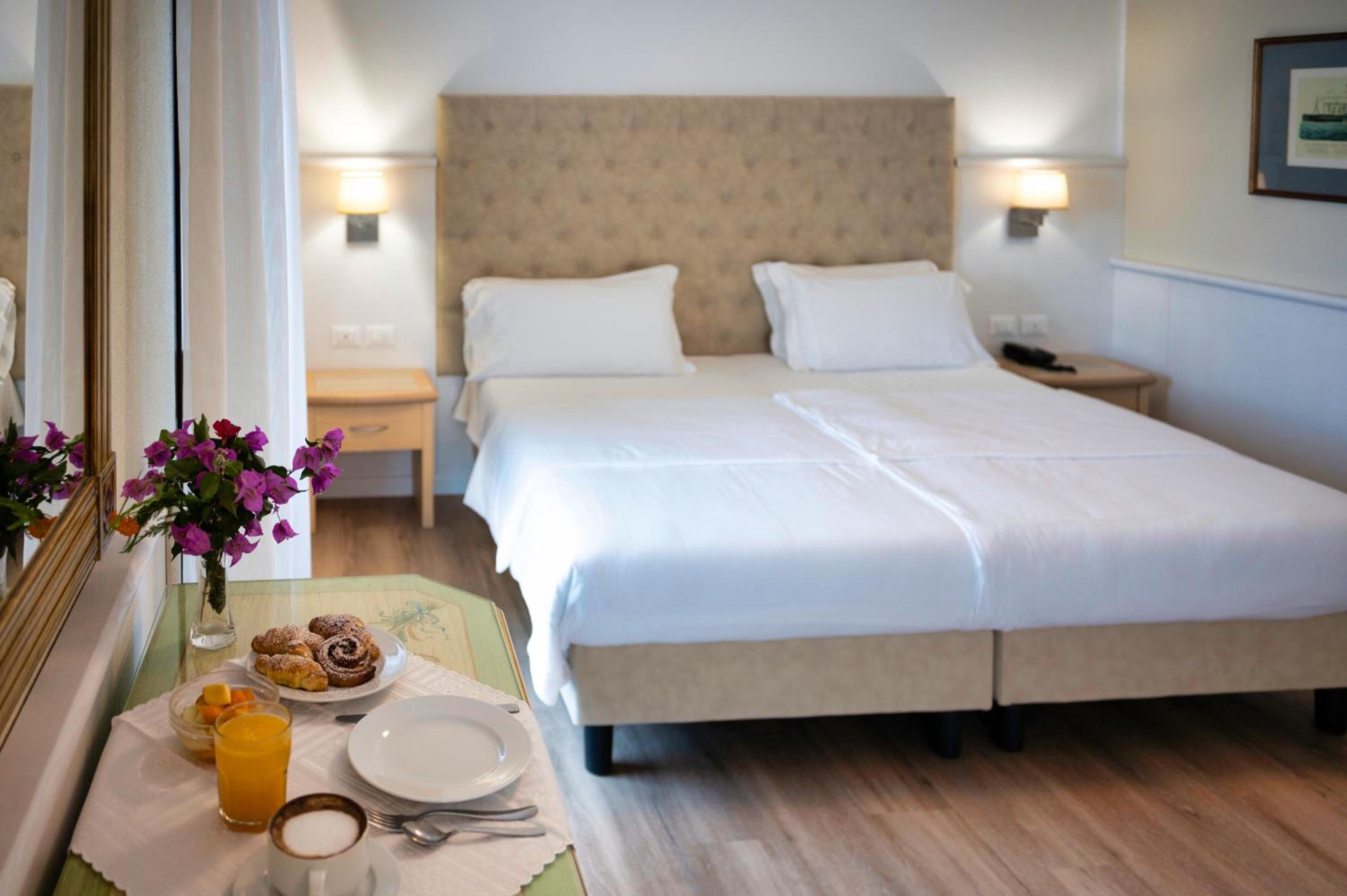 Double or Twin Room - Photo 1