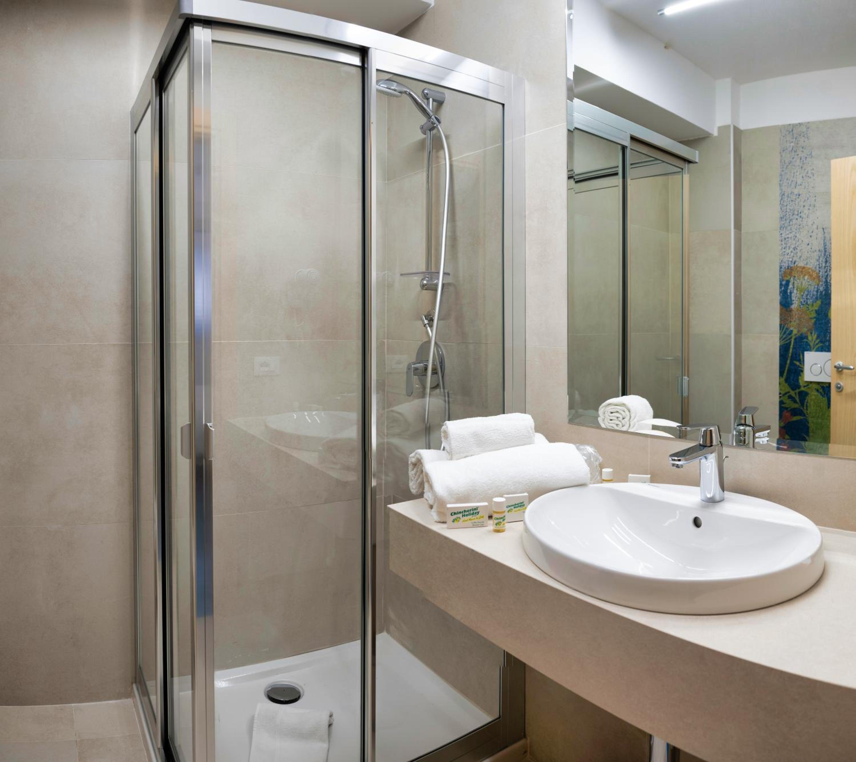 Double or Twin Room - Photo 4