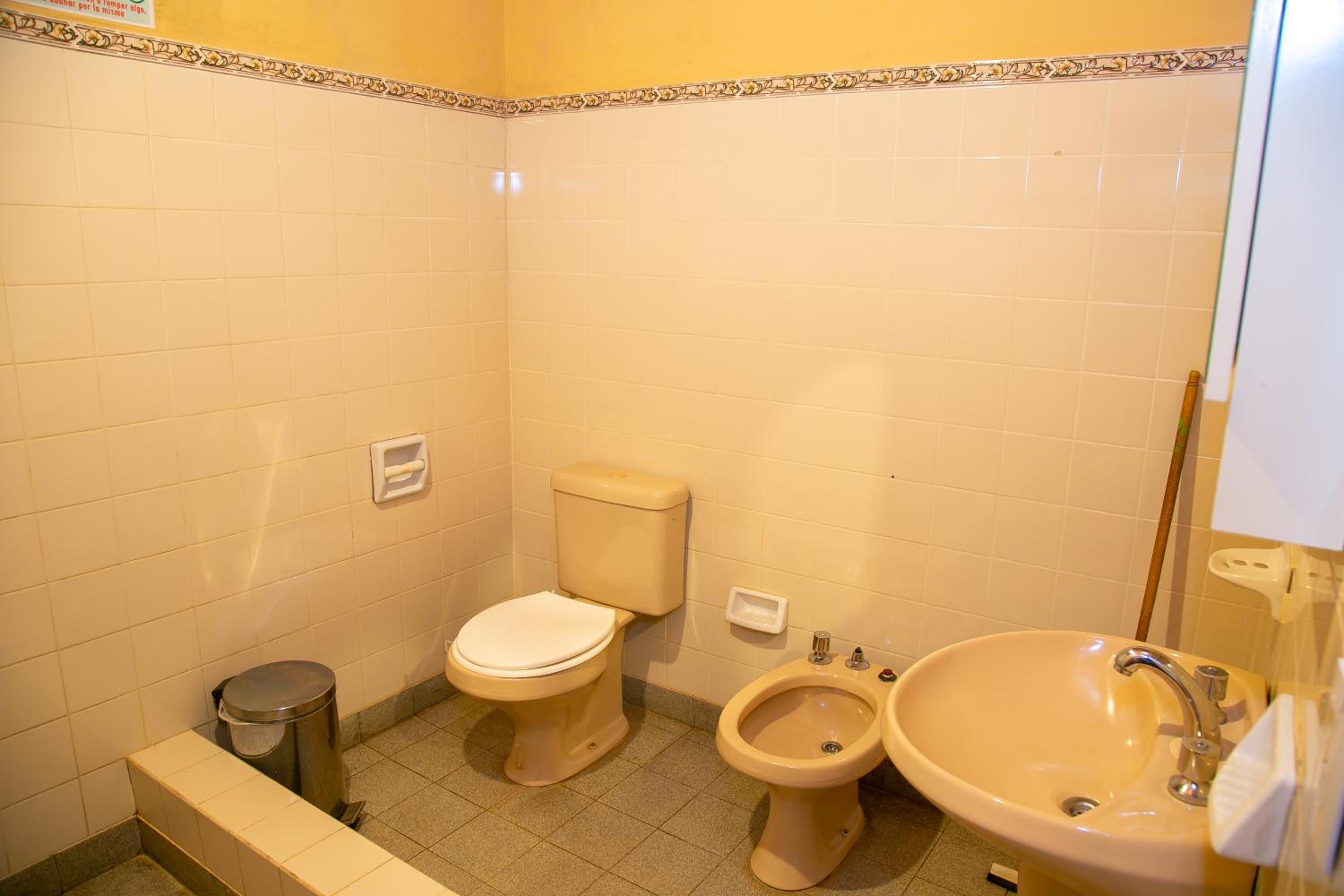 Family Room with Private Bathroom photo 3