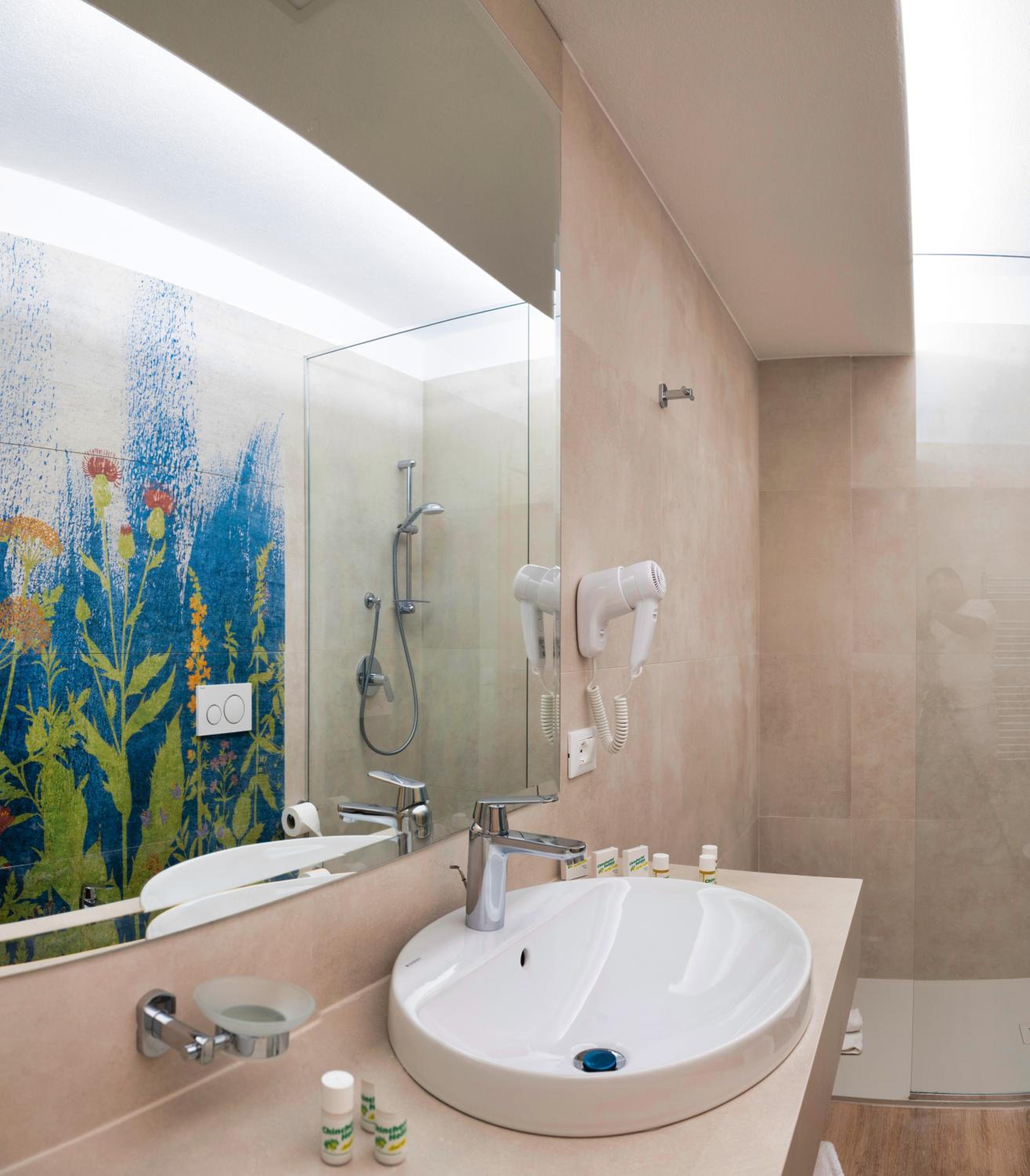 Small Double Or Twin Room photo 3