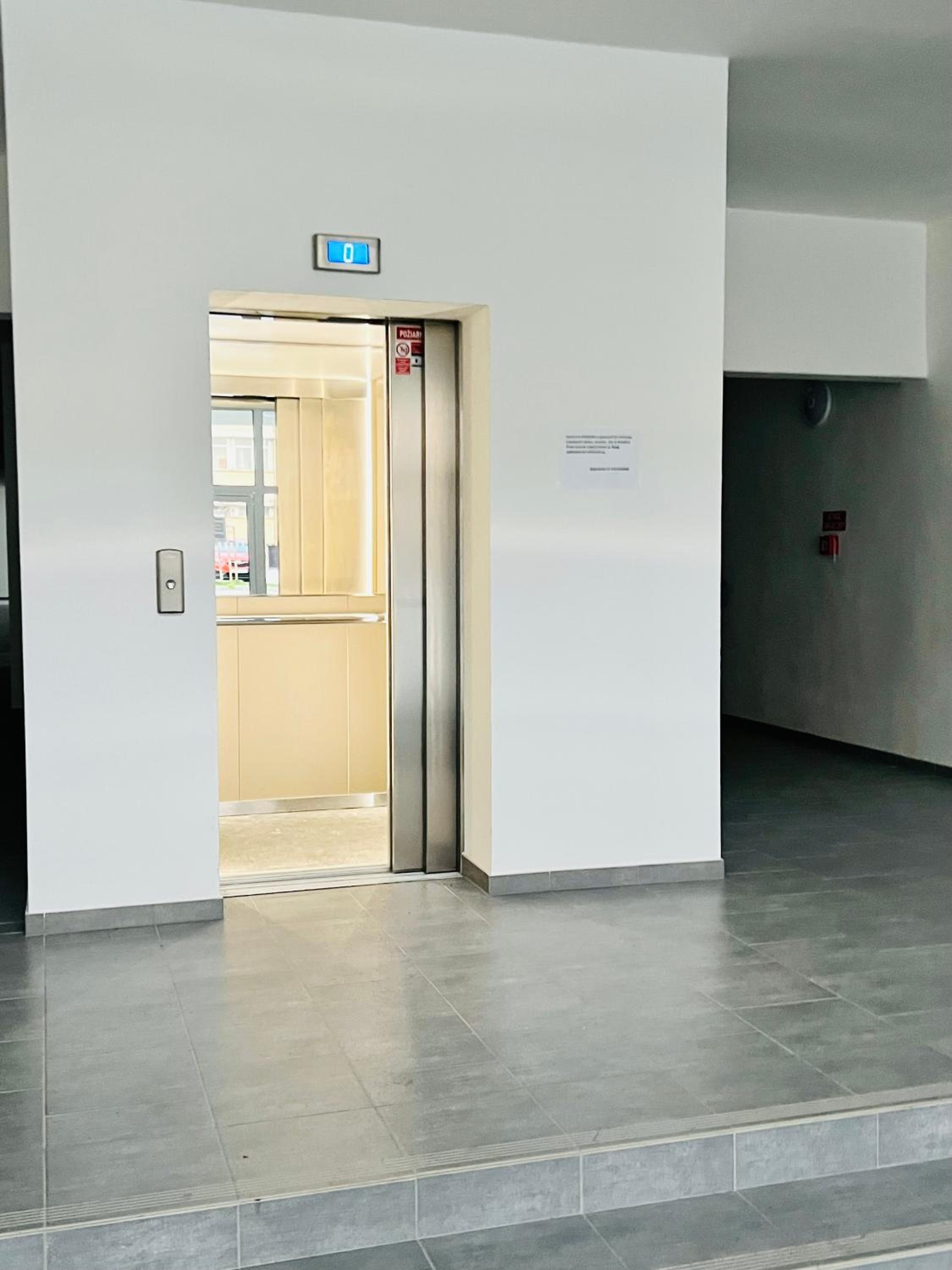 One-Bedroom Apartment - Photo 25