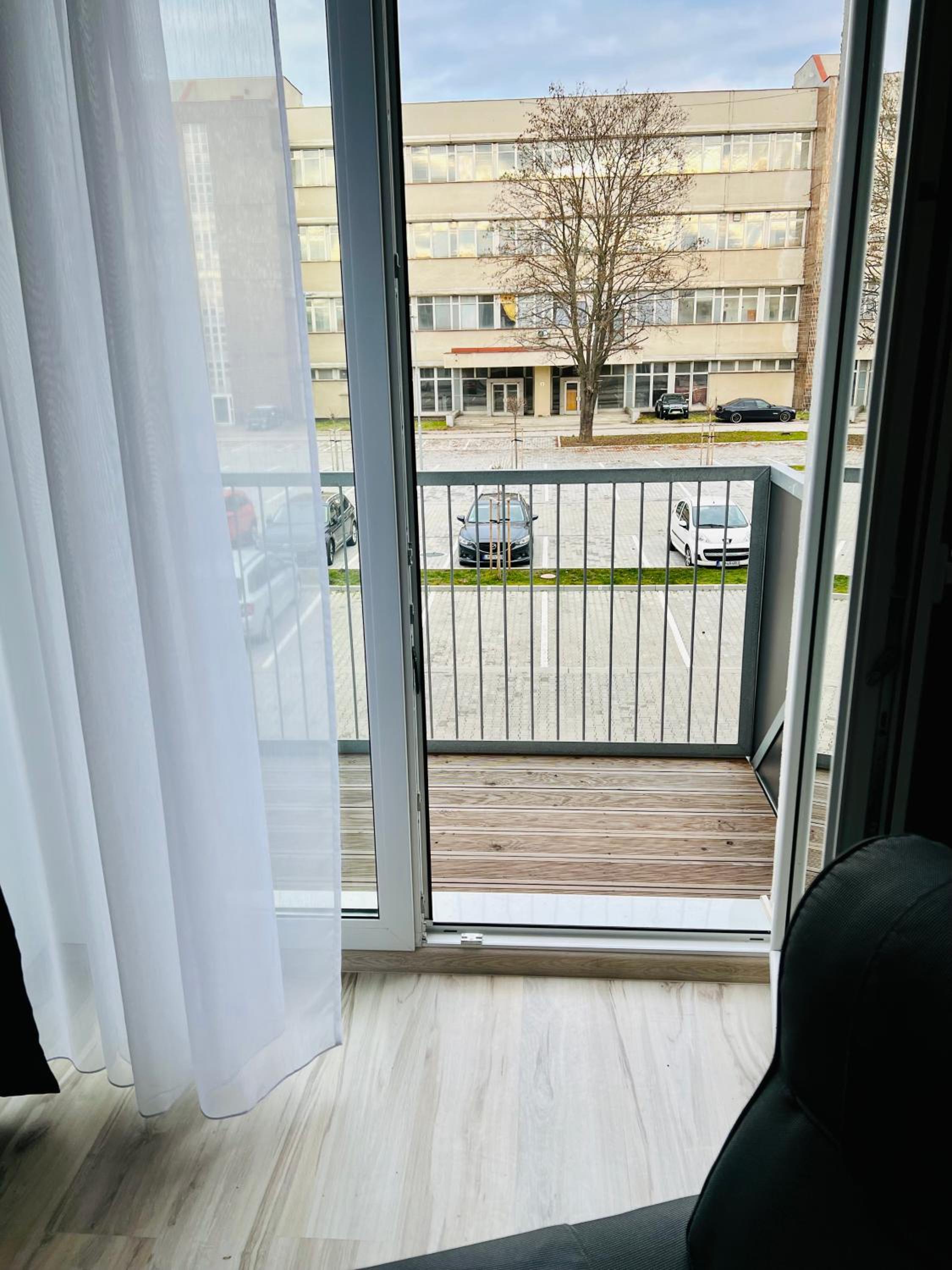 One-Bedroom Apartment - Photo 6