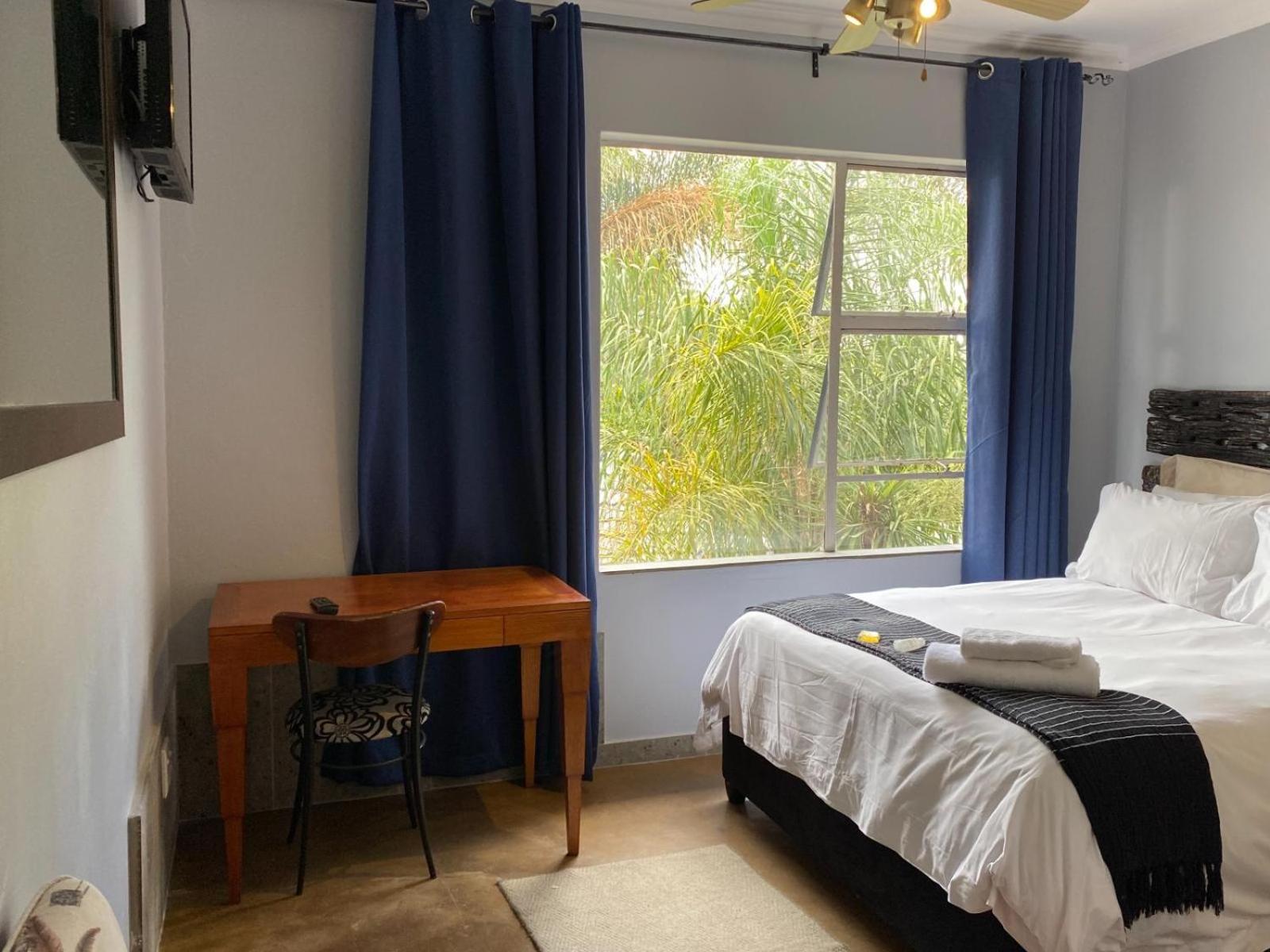 Standard Queen Room photo 2