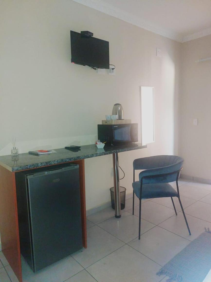 Deluxe King Room photo 2