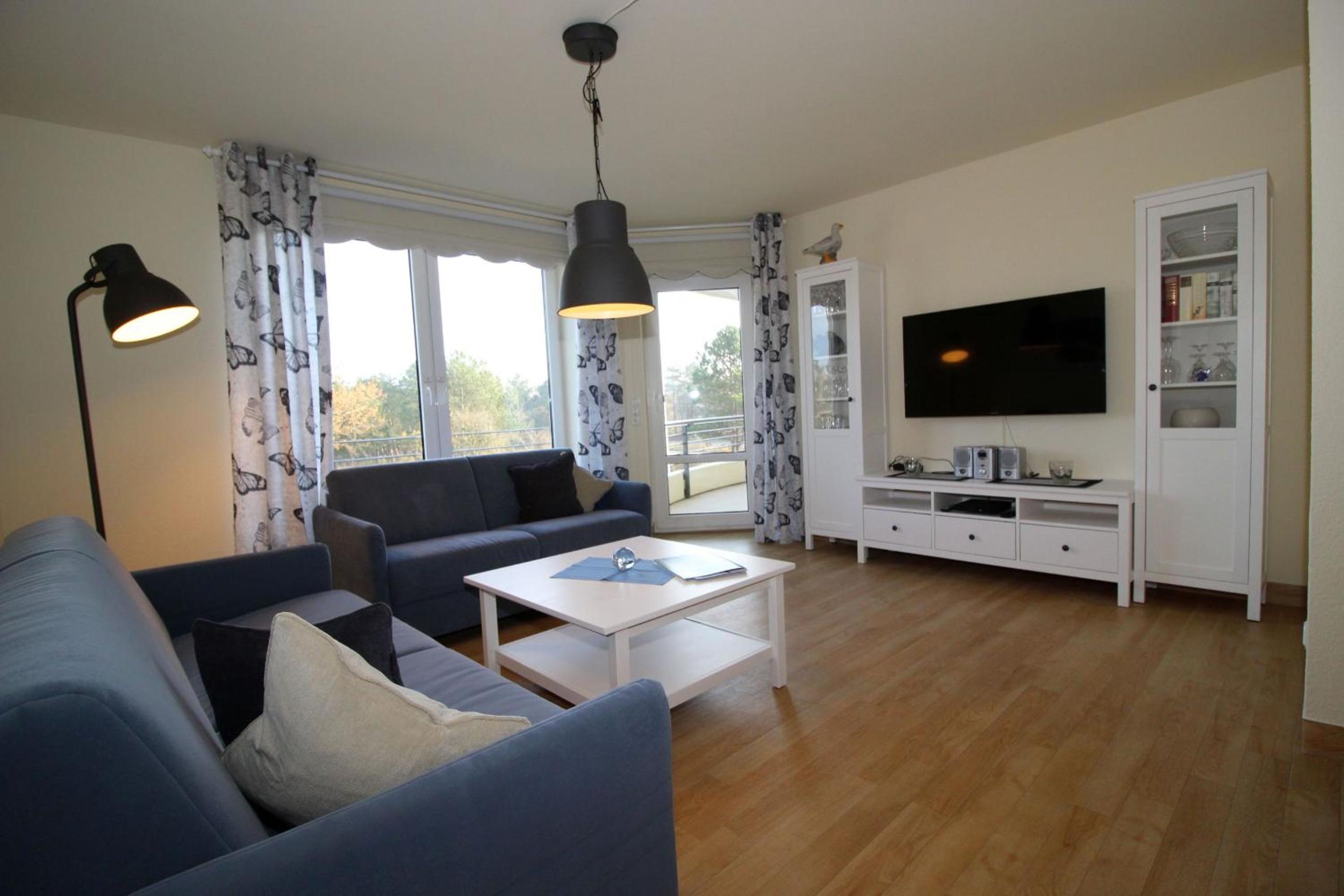 Apartment with Balcony photo 1