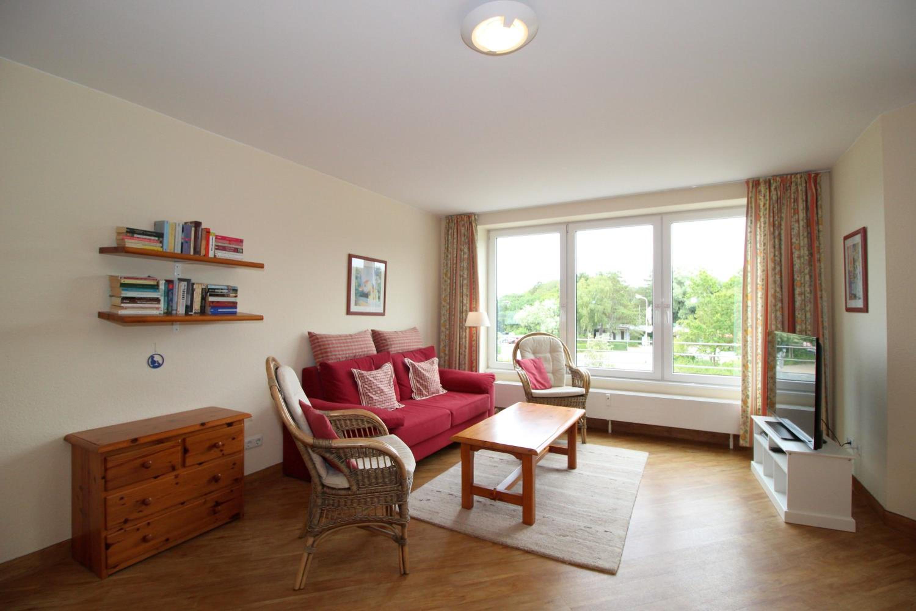 Apartment with Balcony photo 1