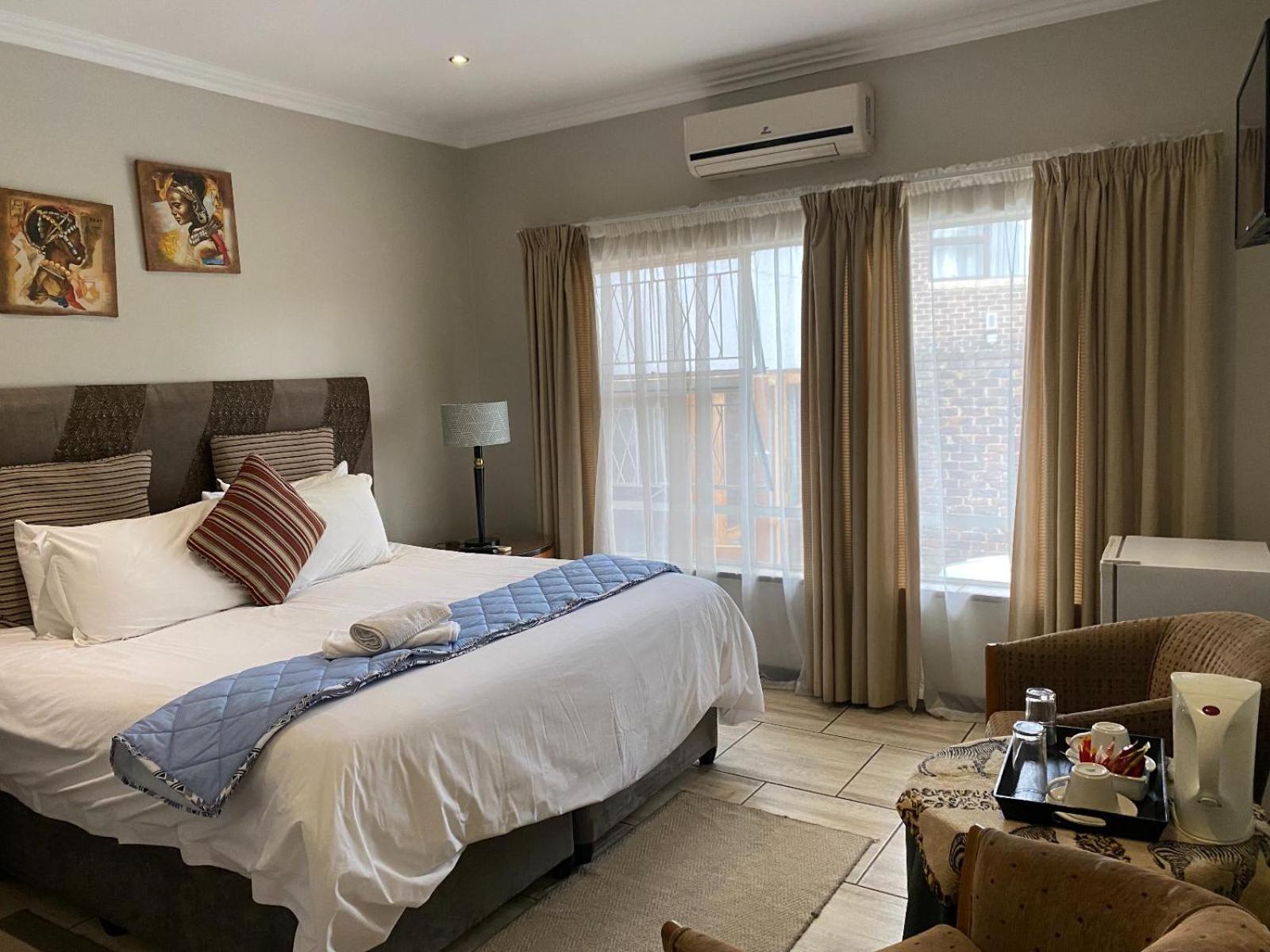 King or Twin Room - Photo 1