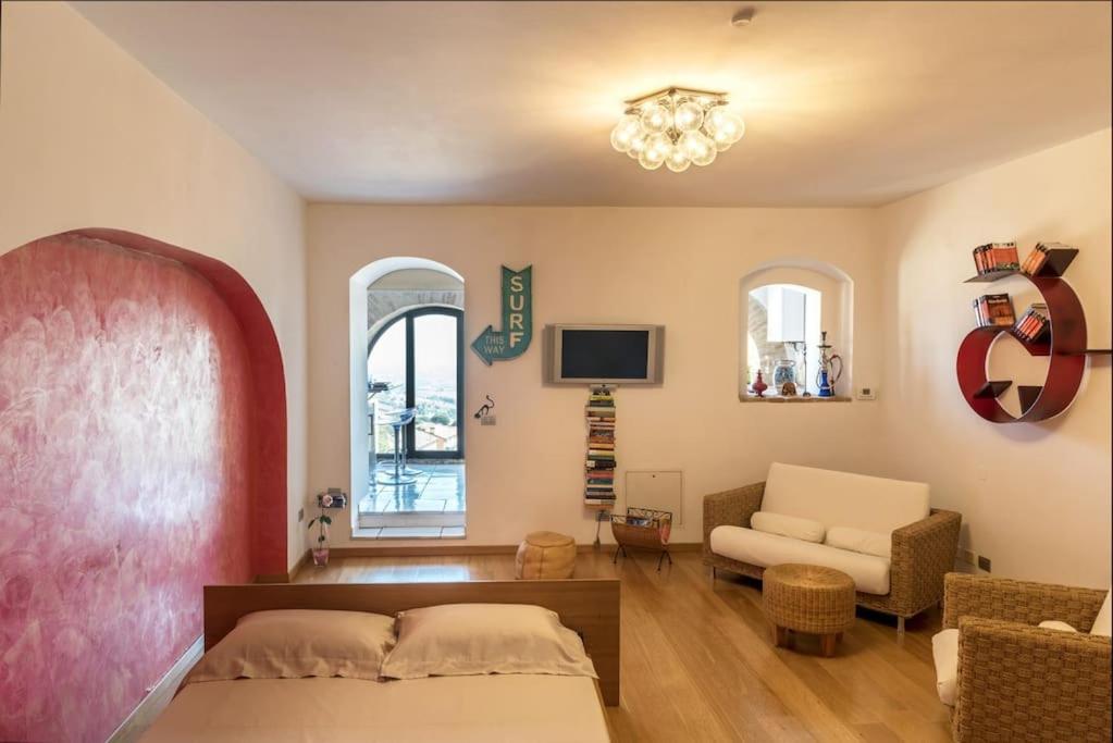 One-Bedroom House photo 1