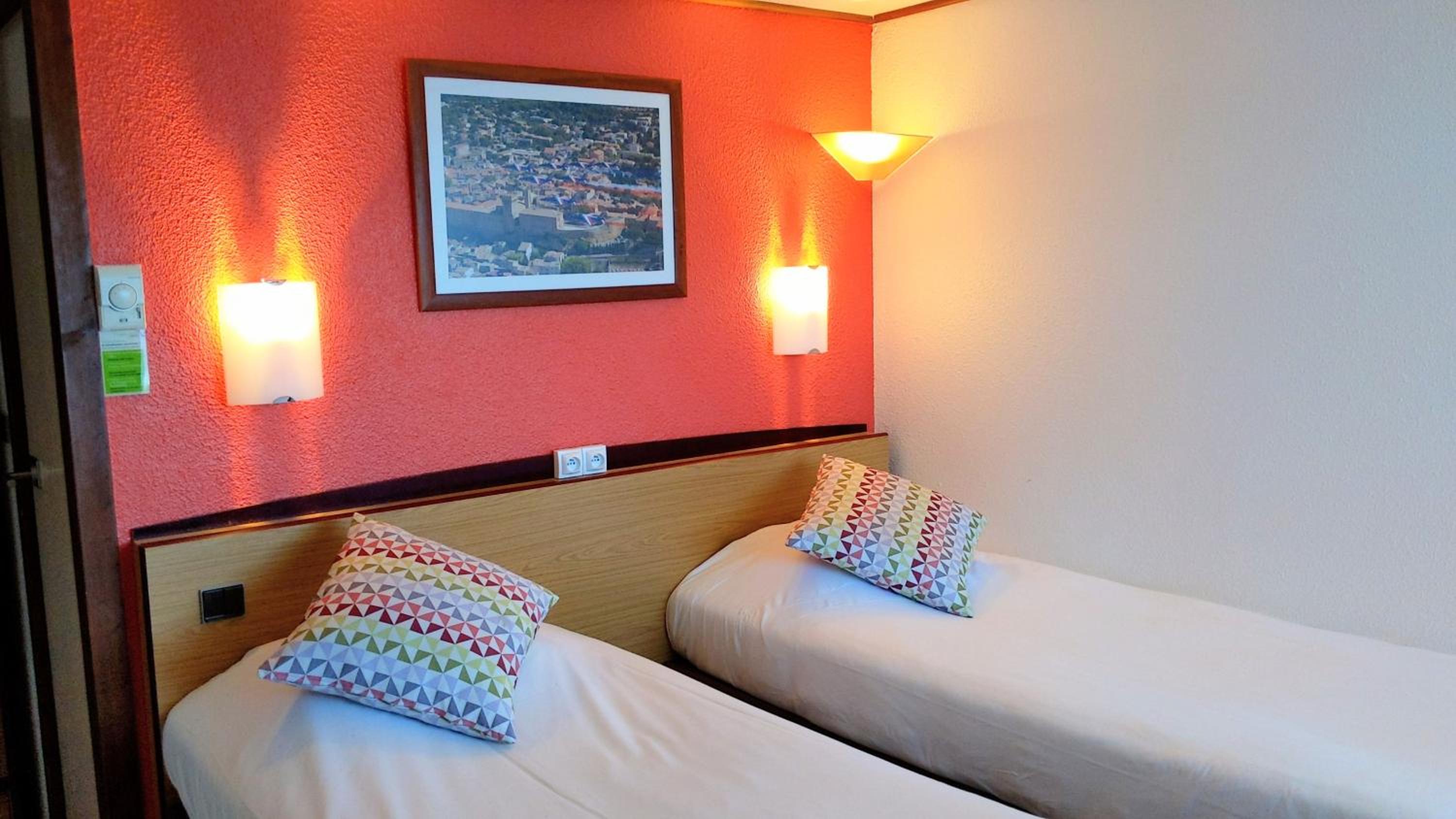 Twin Room - Photo 5