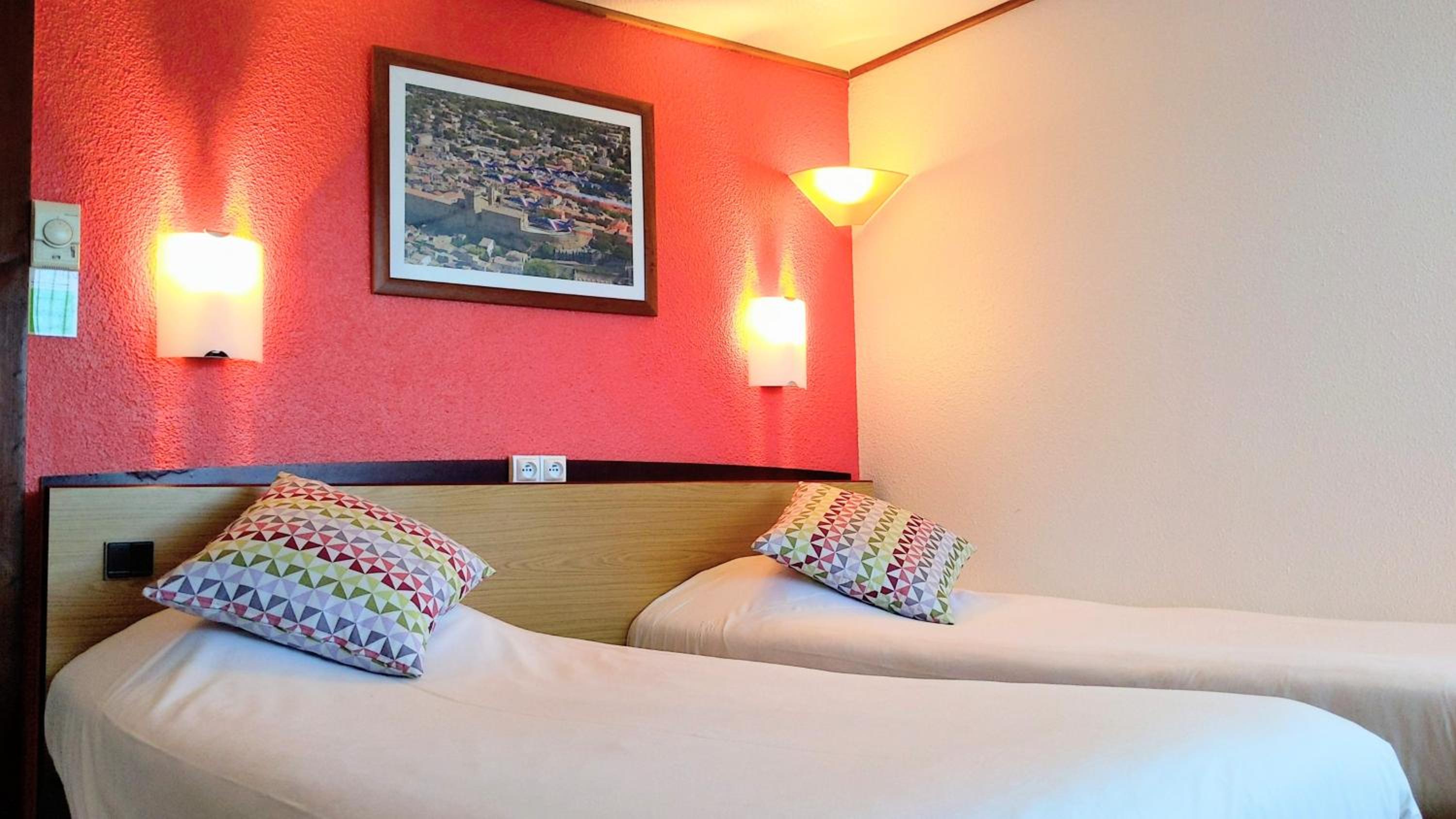 Twin Room - Photo 4