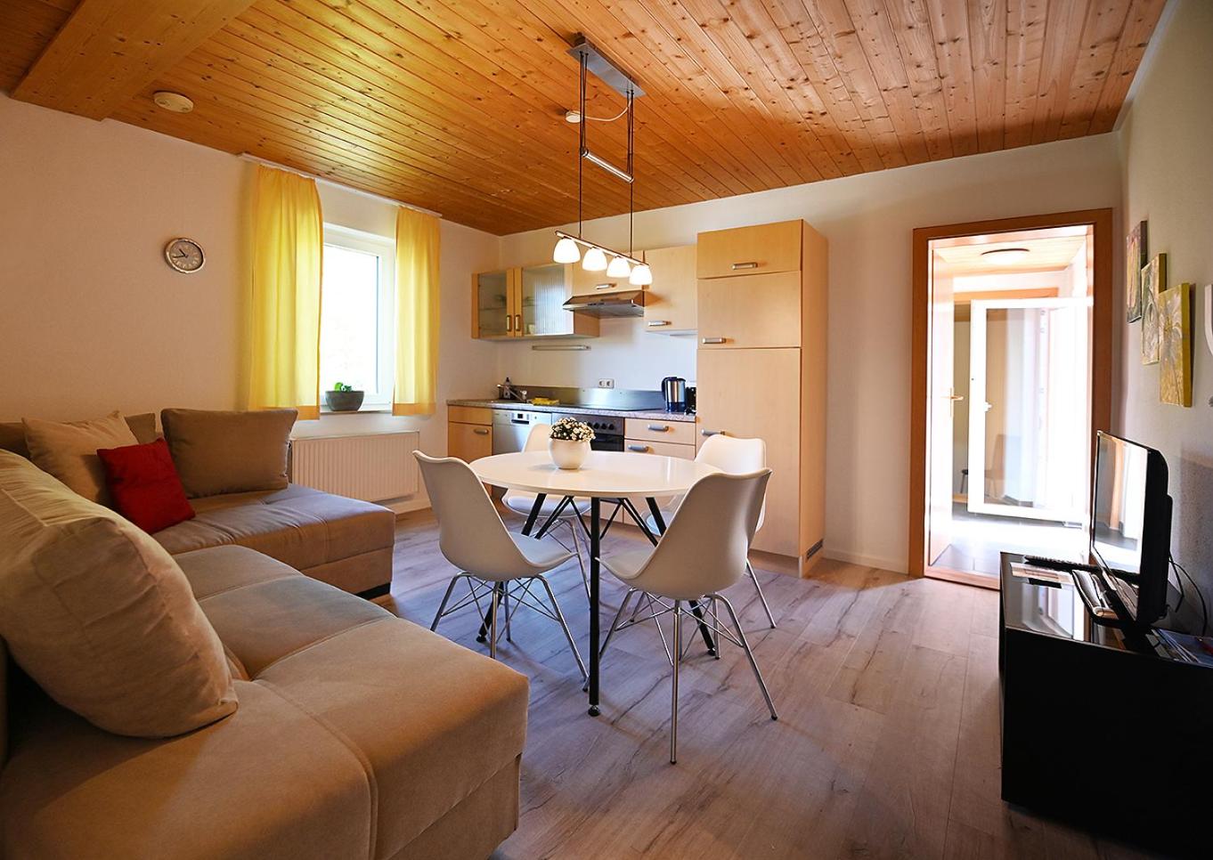 Two-Bedroom Apartment with Terrace photo 3