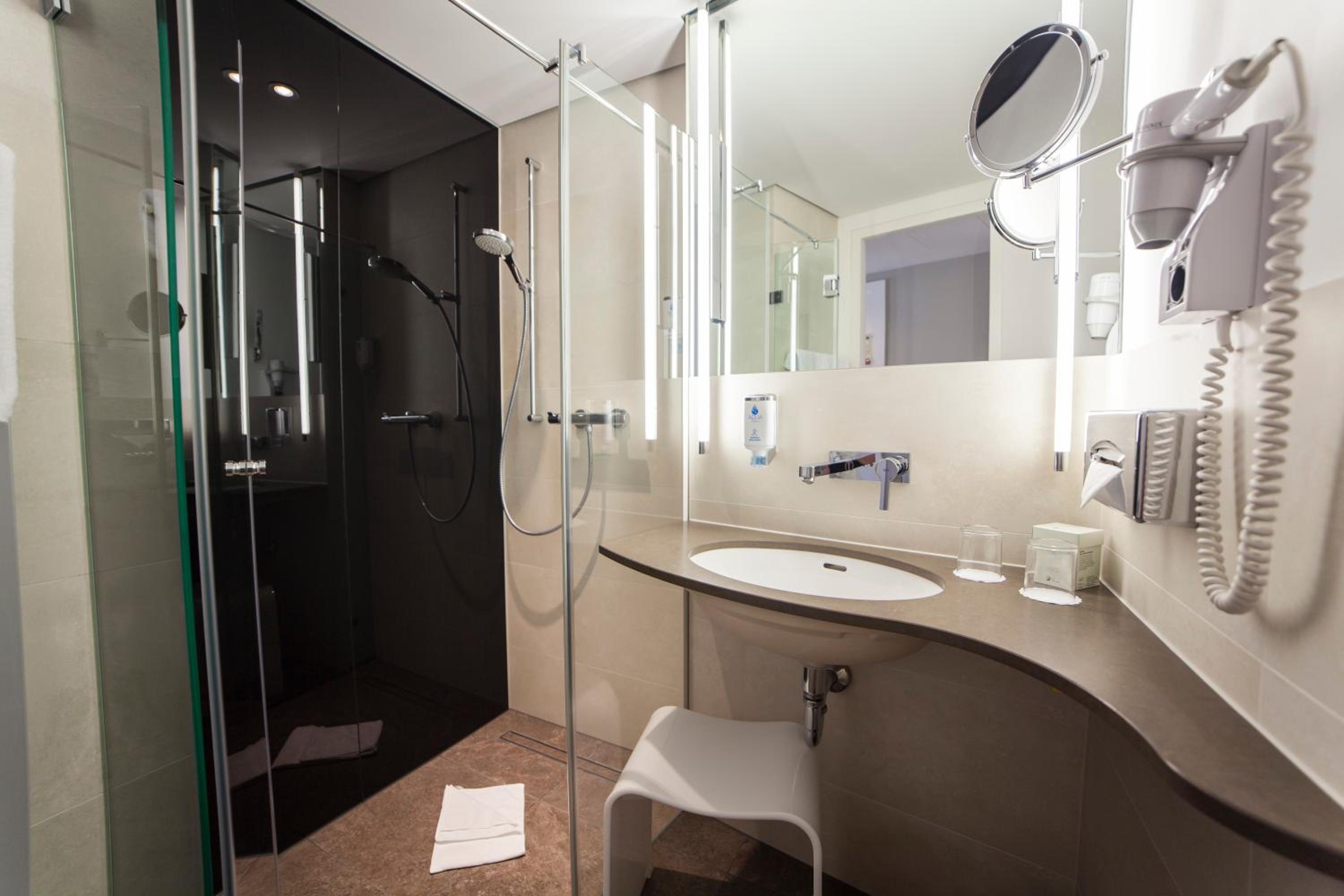 Premium Double or Twin Room photo 3