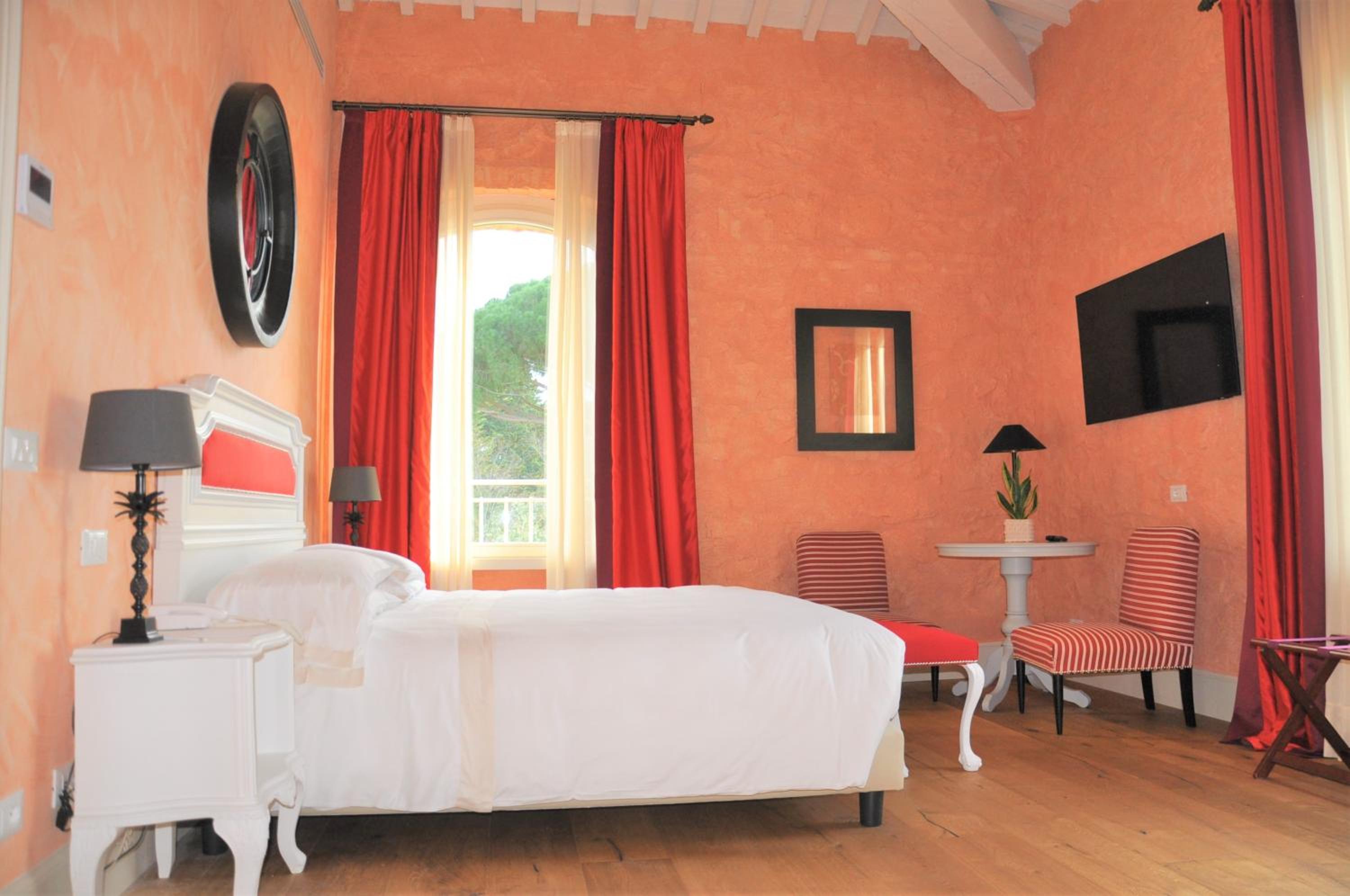 Junior Suite with Garden View - Photo 1
