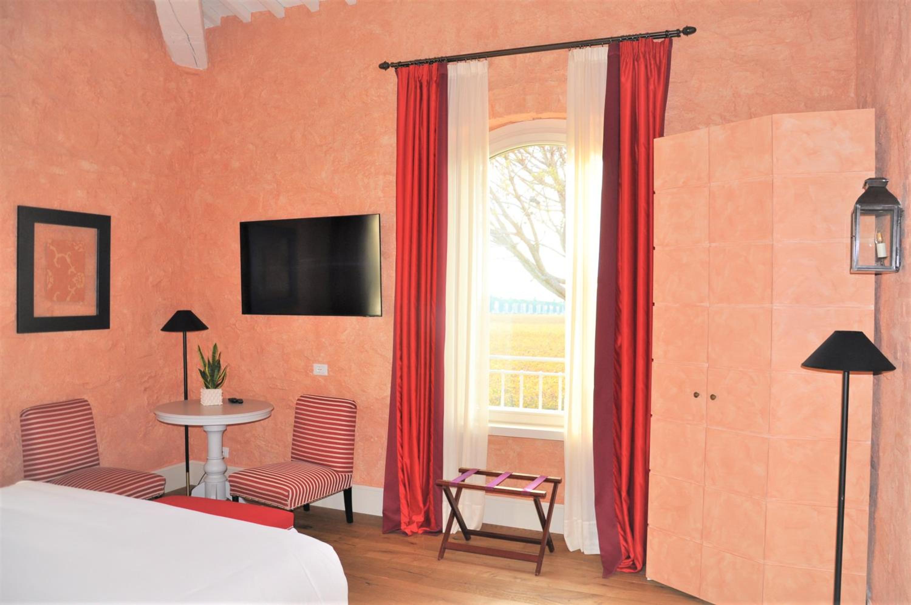 Junior Suite with Garden View - Photo 2