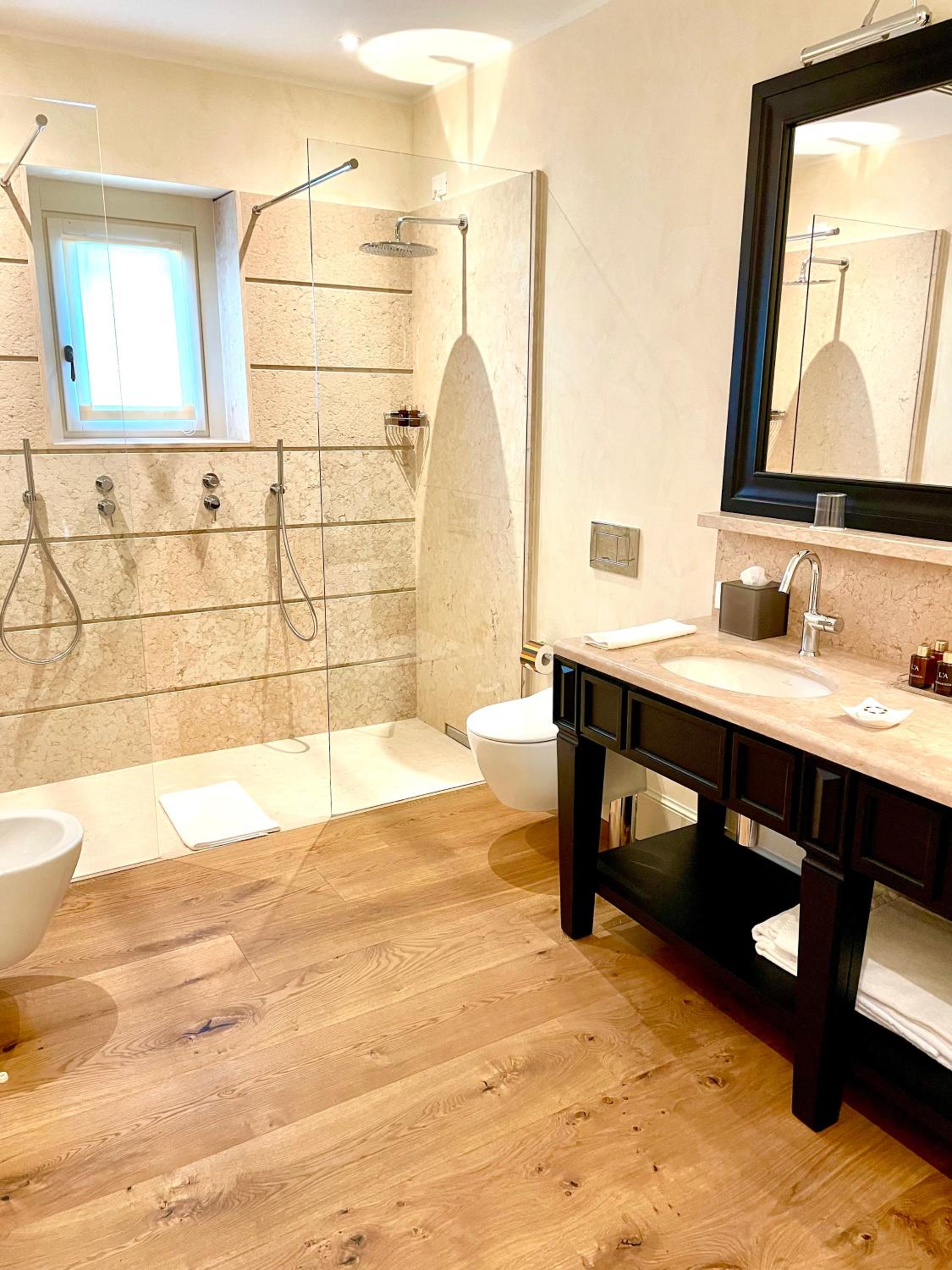 Deluxe Double Room with Garden View - Photo 9