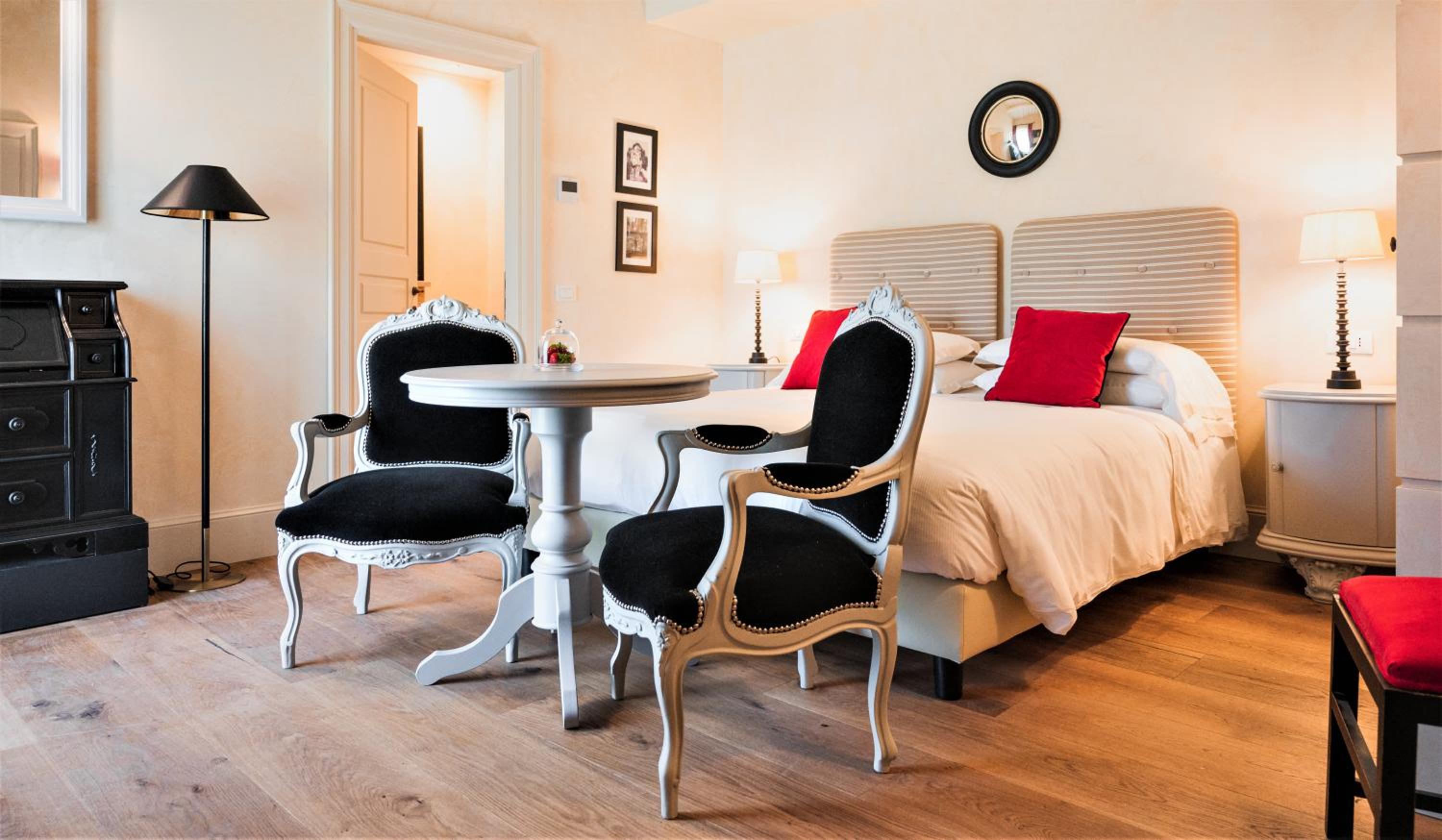 Deluxe Double Room with Garden View - Photo 2