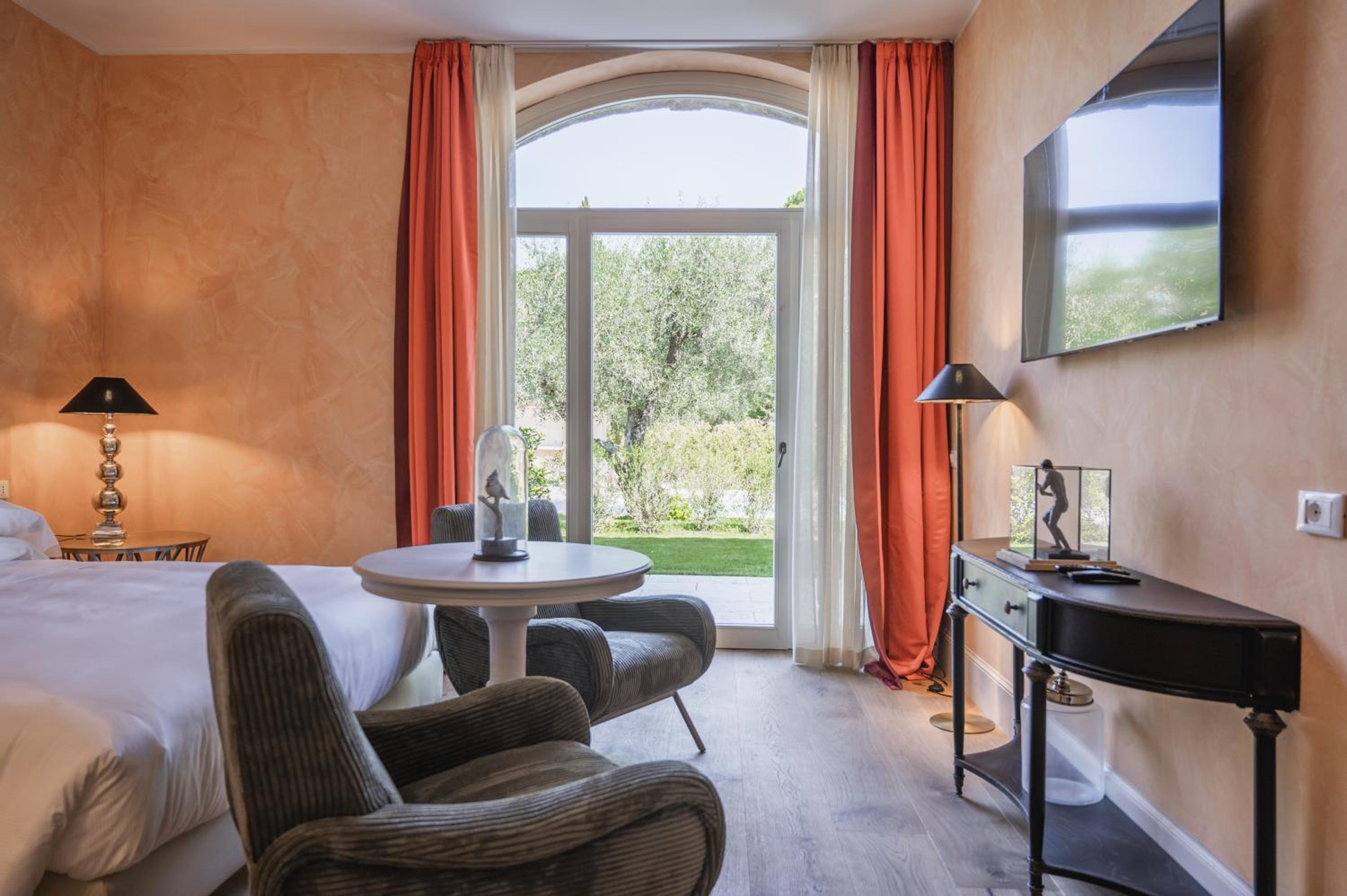 Suite with Private Pool - Photo 1
