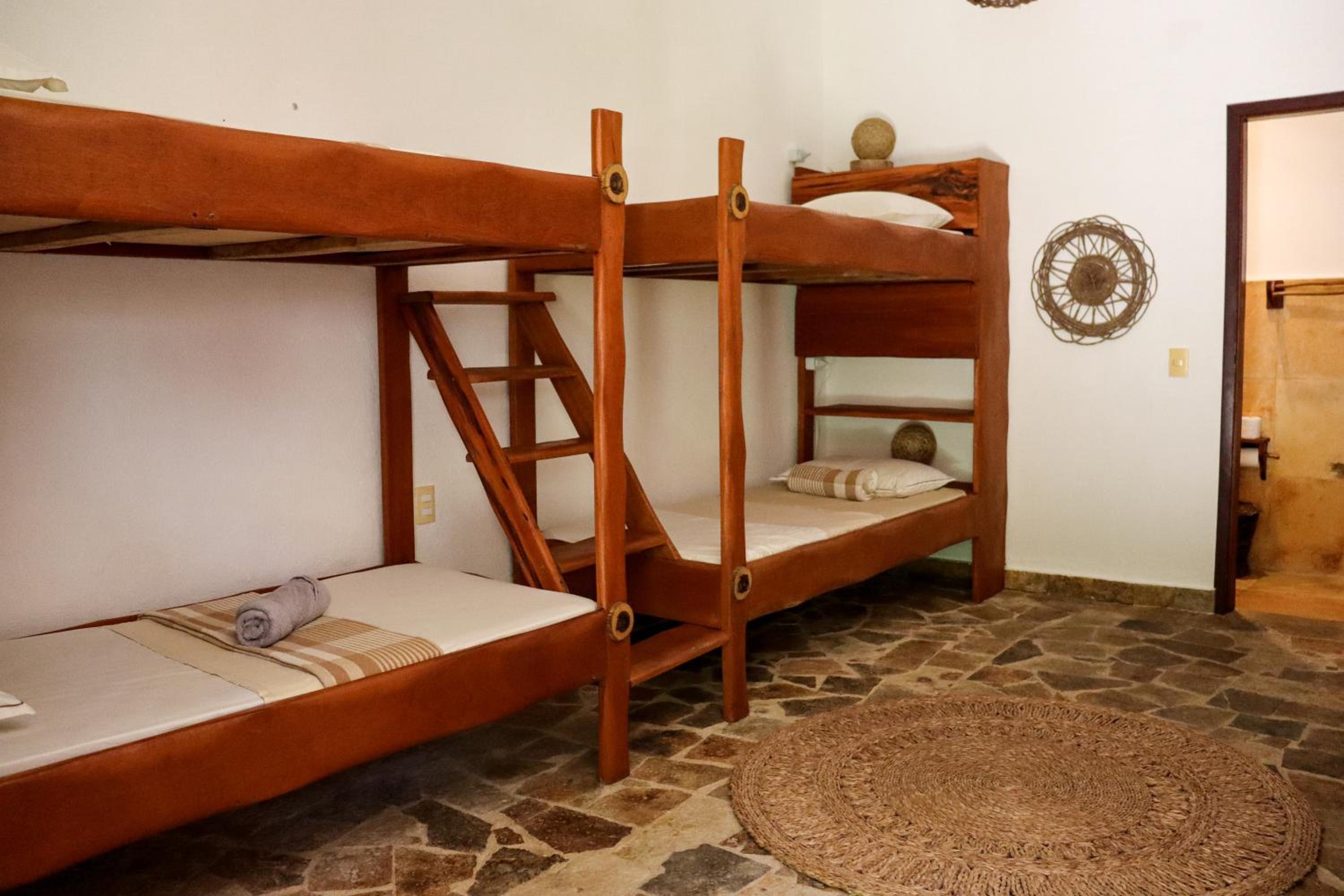 Bed in 4-Bed Mixed Dormitory Room photo 2