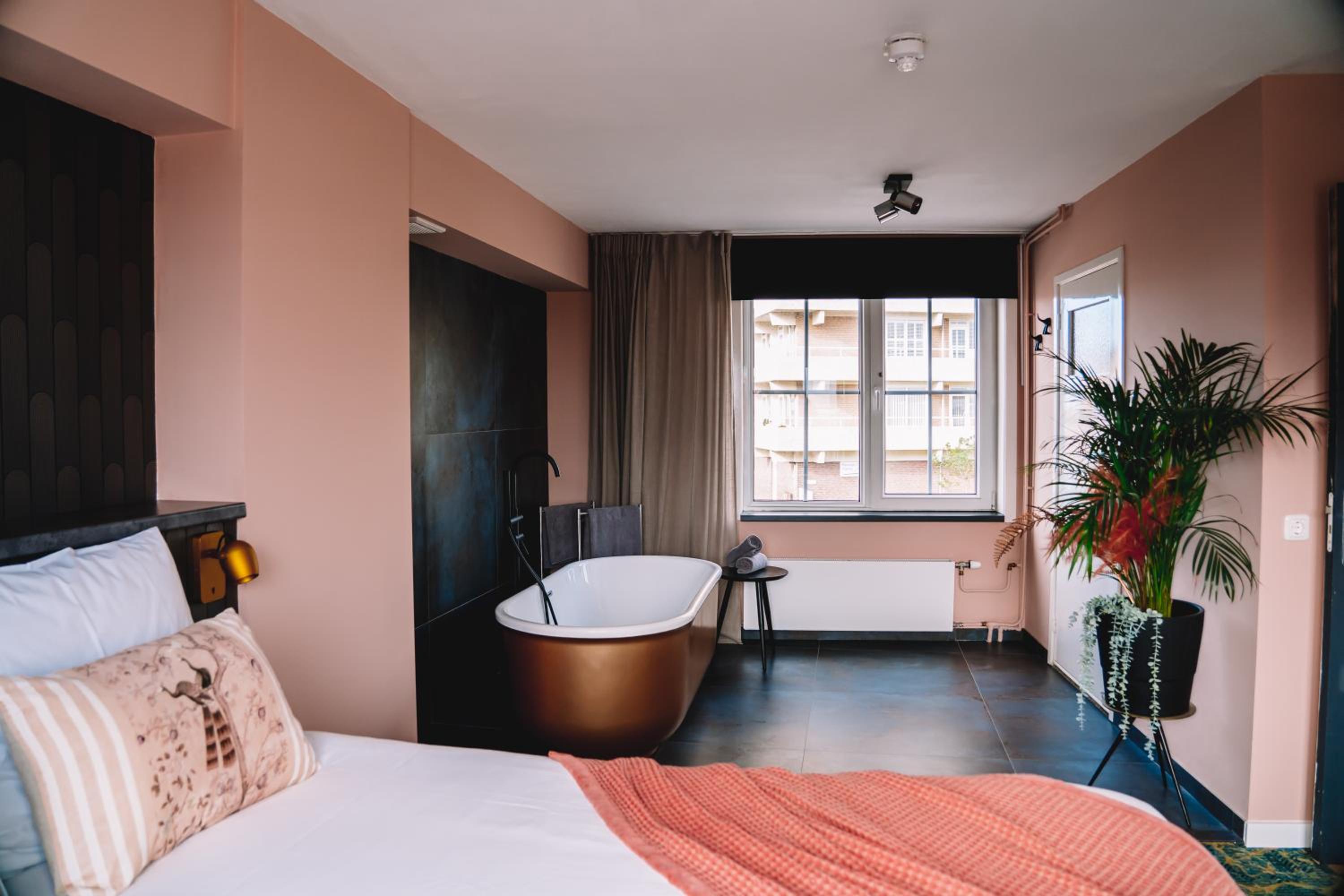 Superior Double Room with Balcony - Photo 7