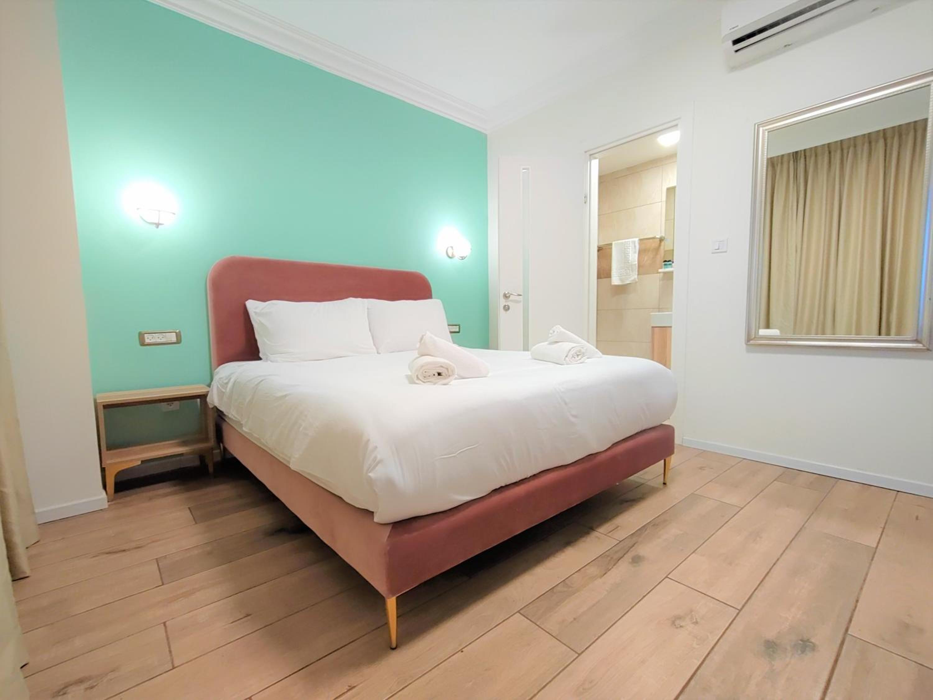 Double Room with Balcony - Photo 1