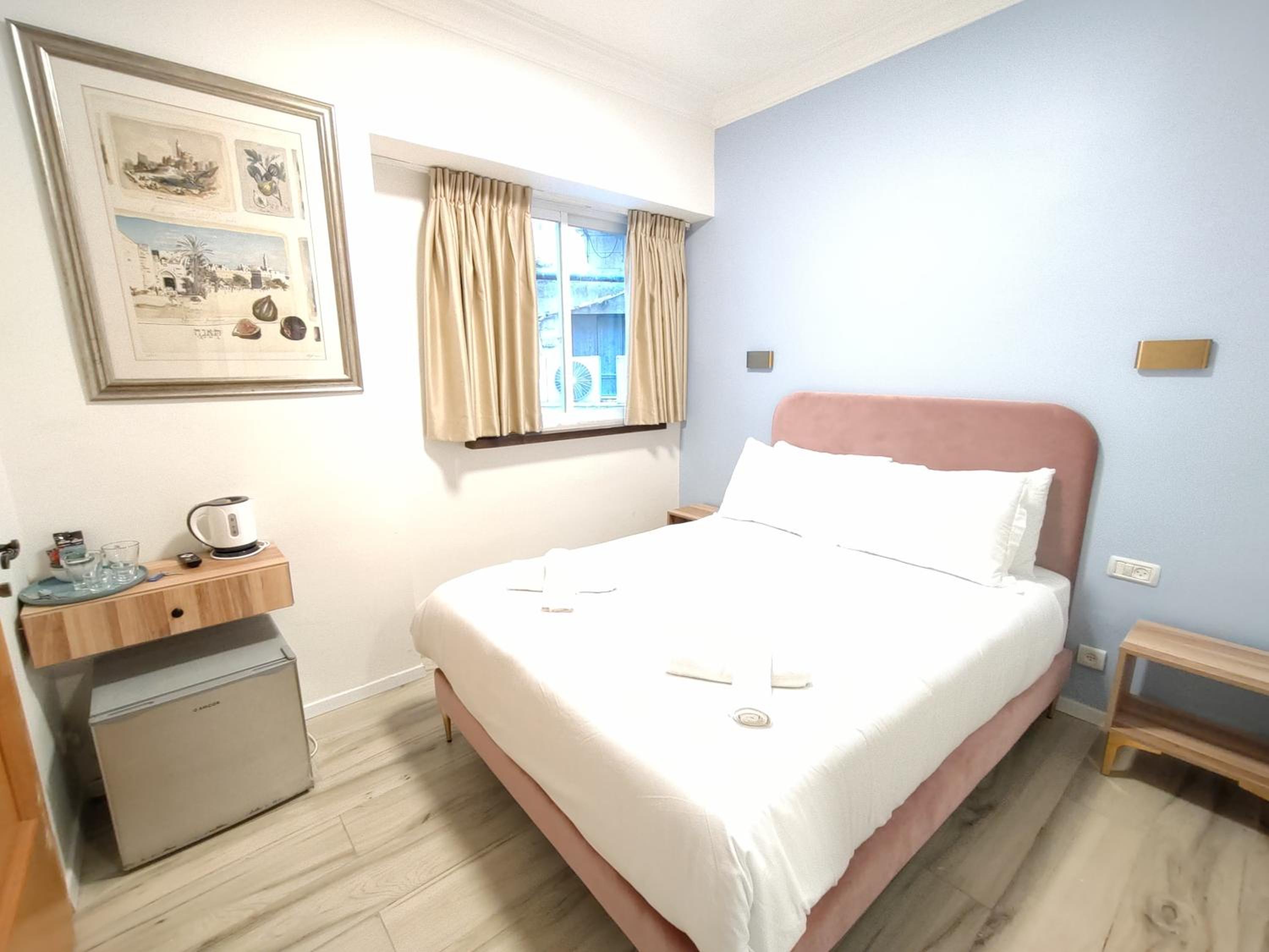 Standard Double or Twin Room with Garden View - Photo 9