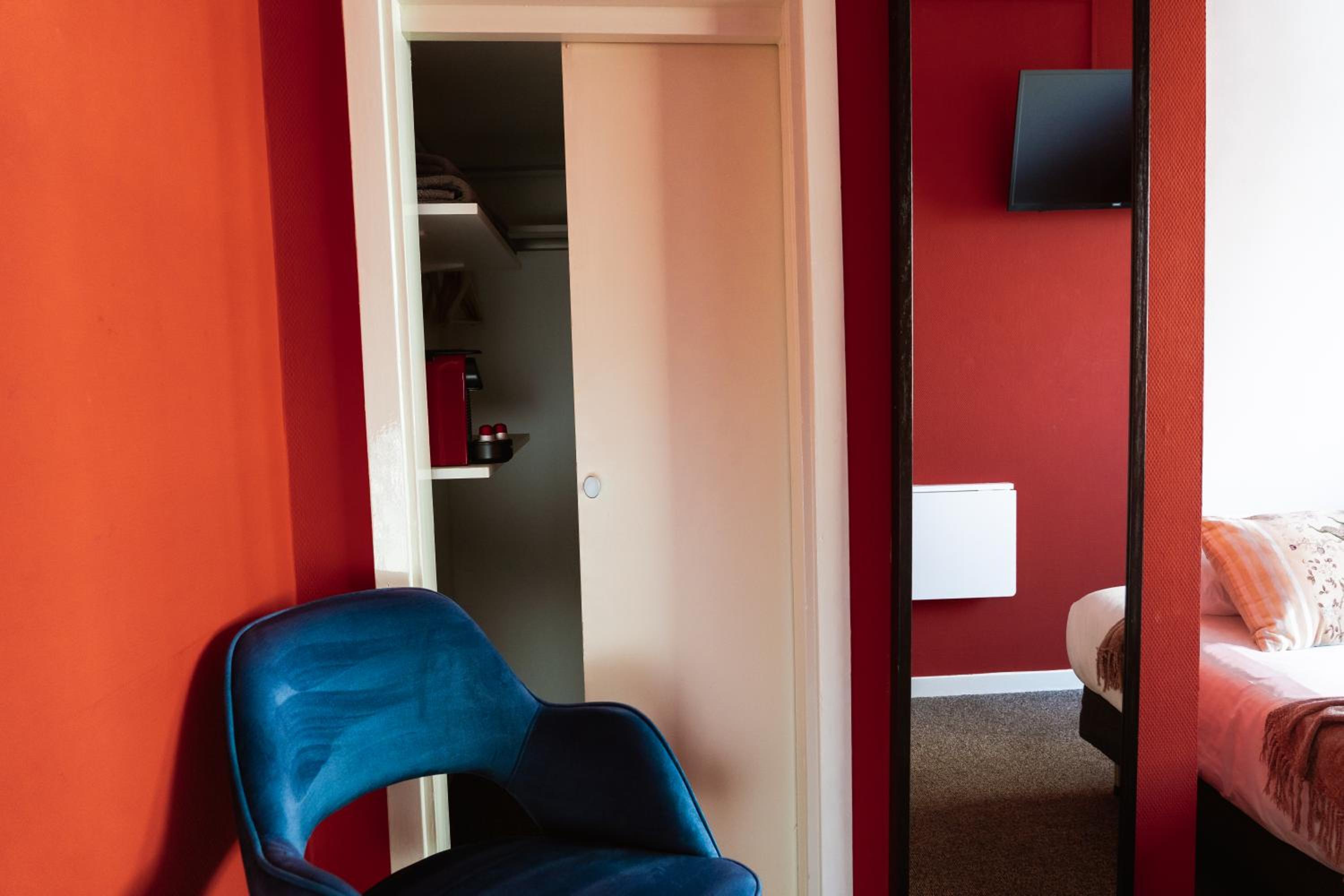 Standard Double Room - Photo 21