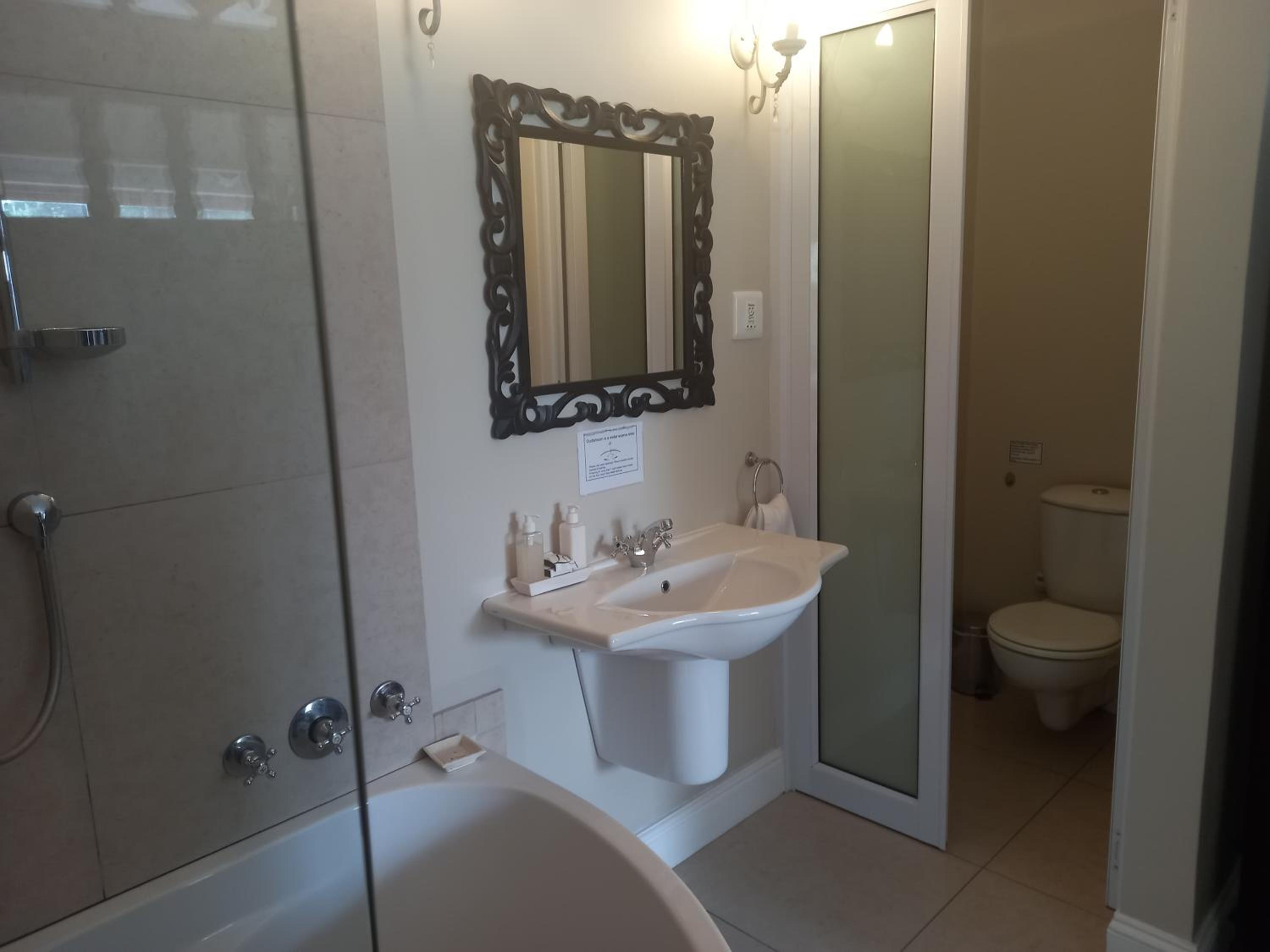 Standard Twin Room - Photo 7