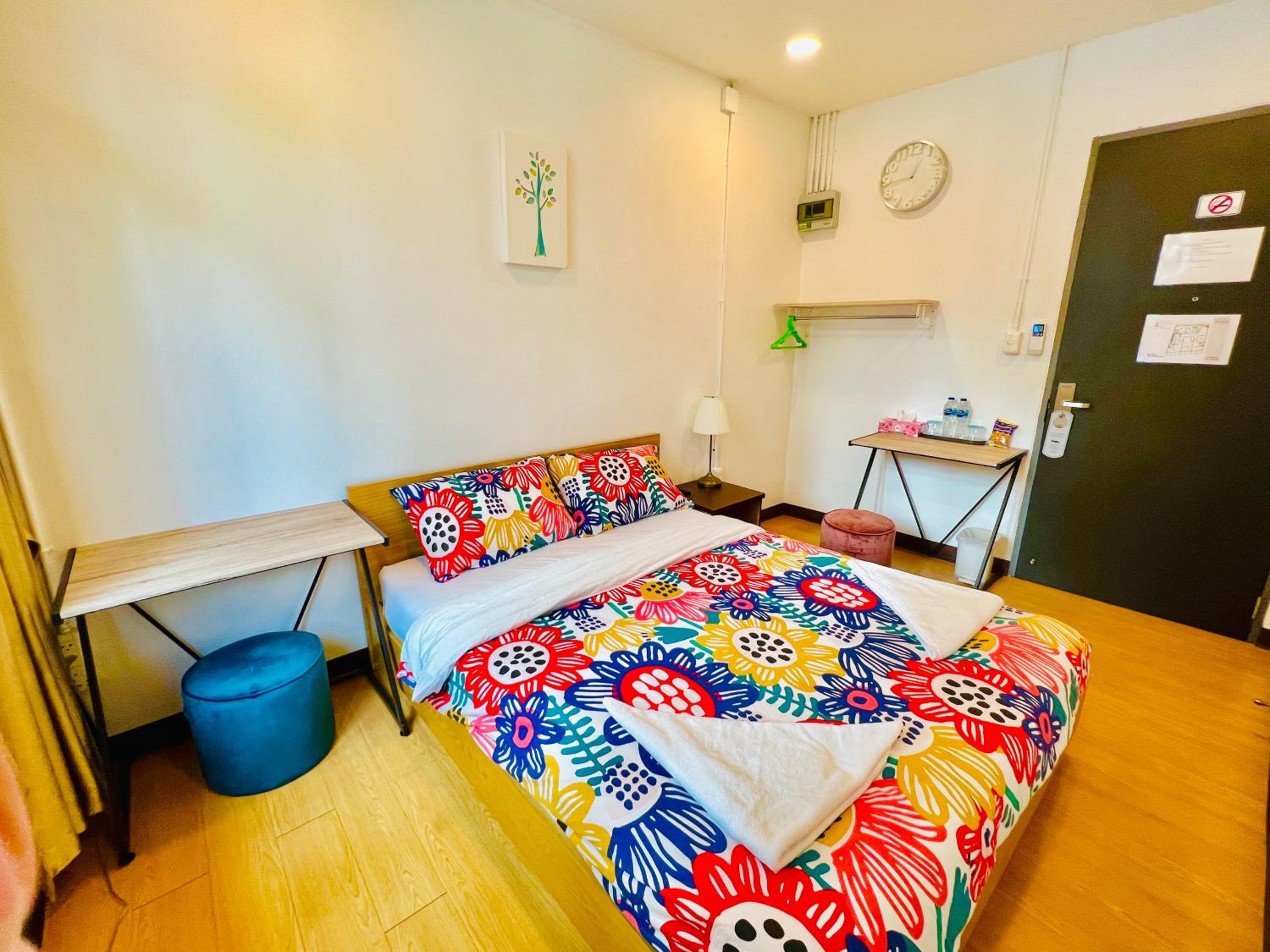 Standard Double Room with Shared Bathroom photo 2