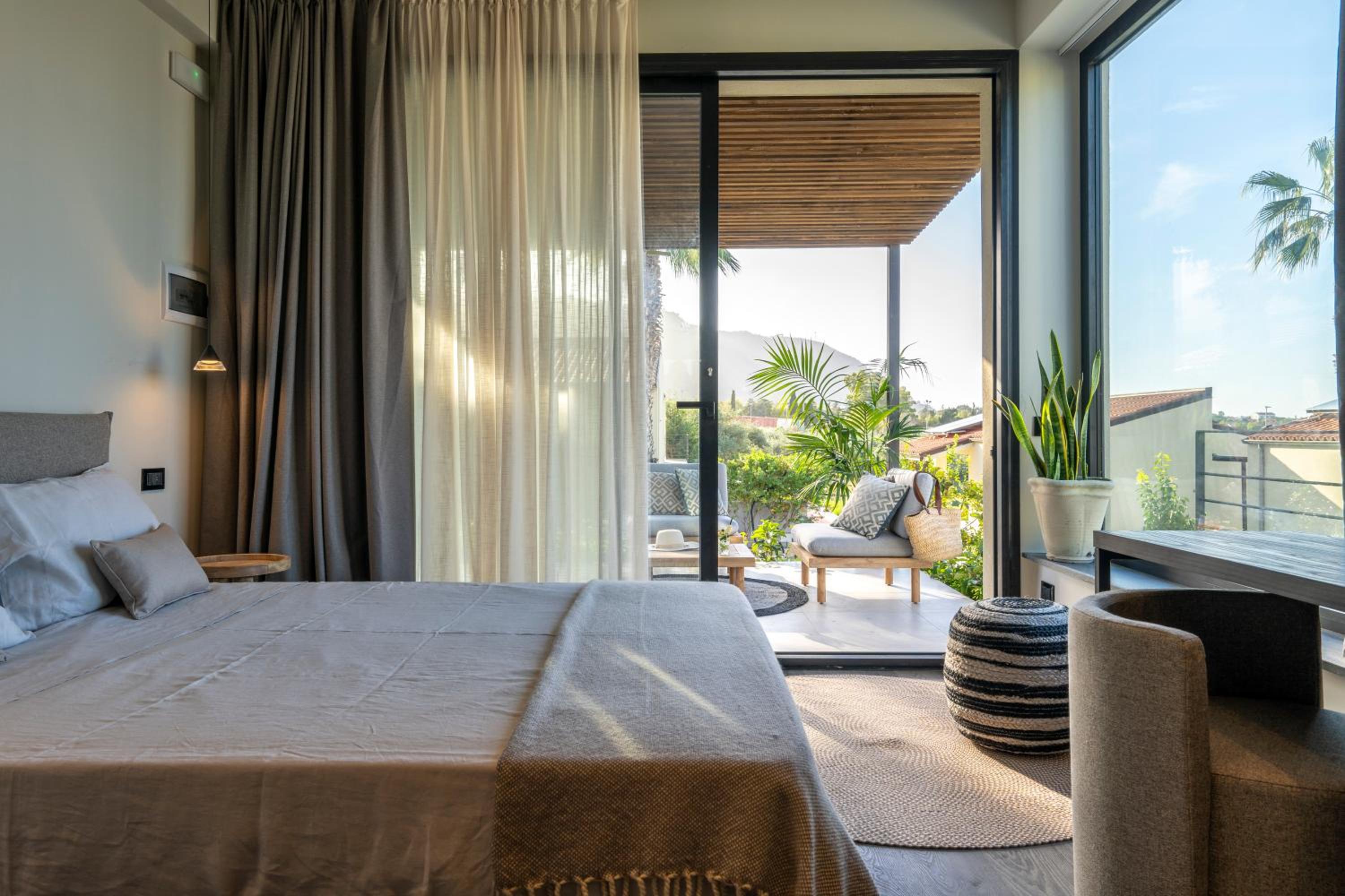 Deluxe Double Room with Sea View photo 3