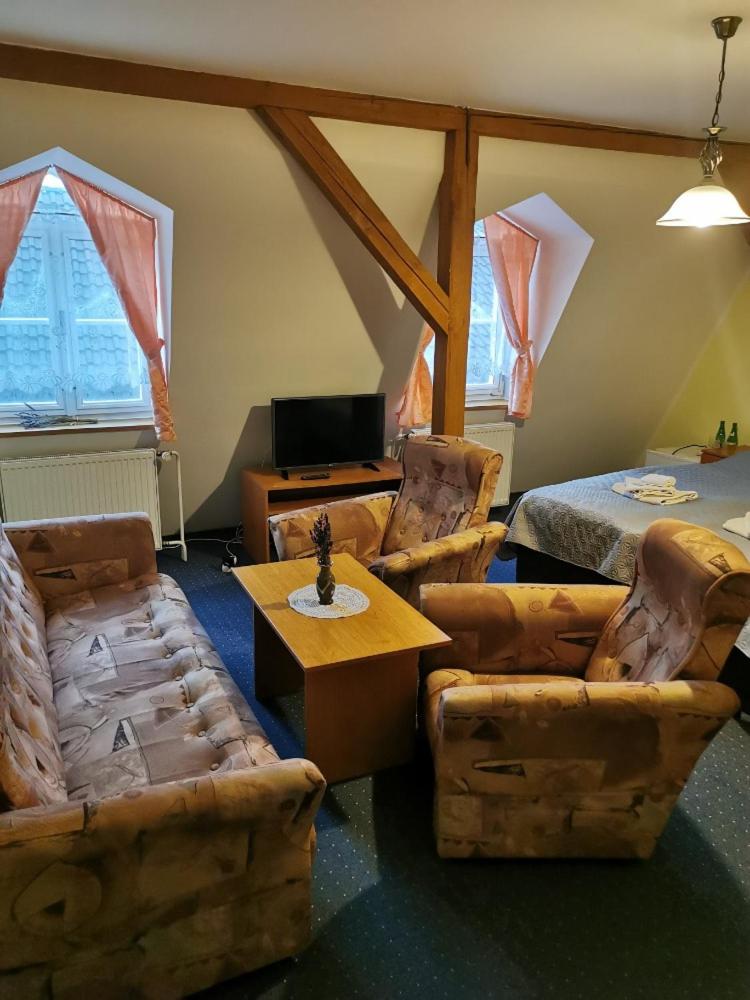 Double or Twin Room - Photo 7