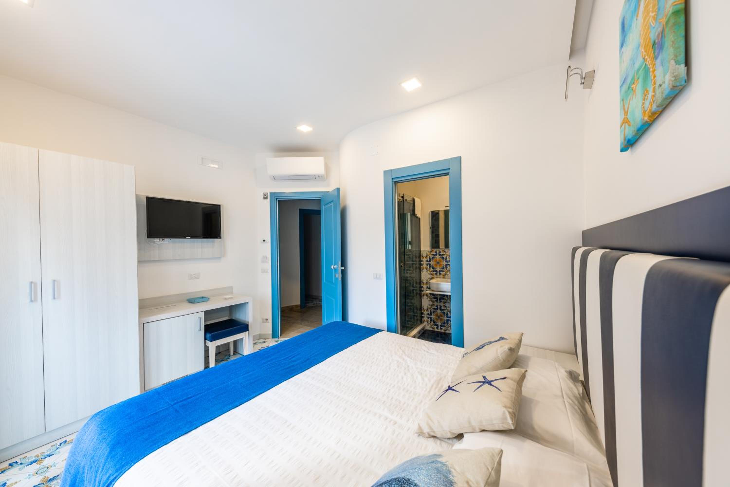 Superior Double or Twin Room with Terrace - Photo 6
