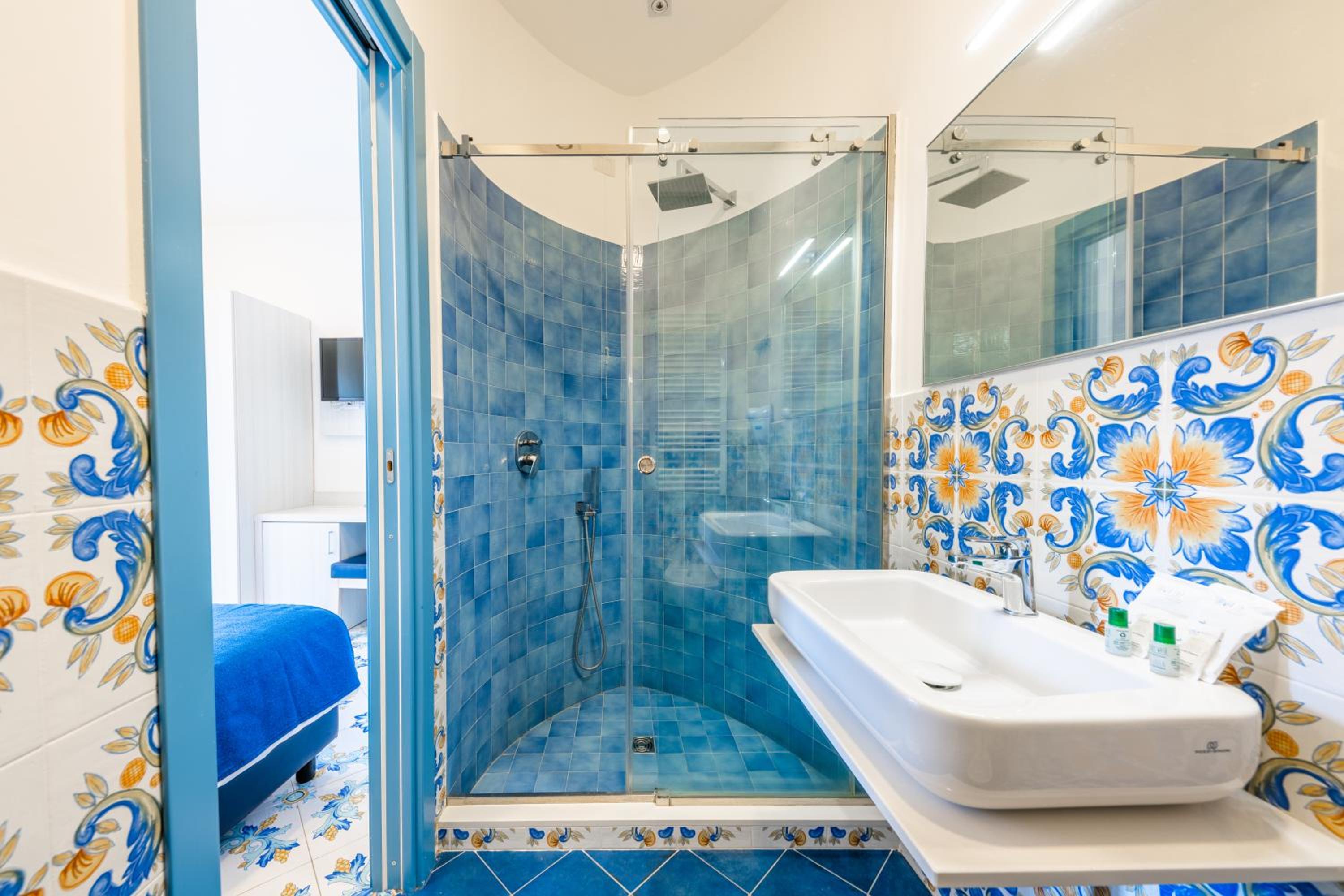 Superior Double or Twin Room with Terrace - Photo 4
