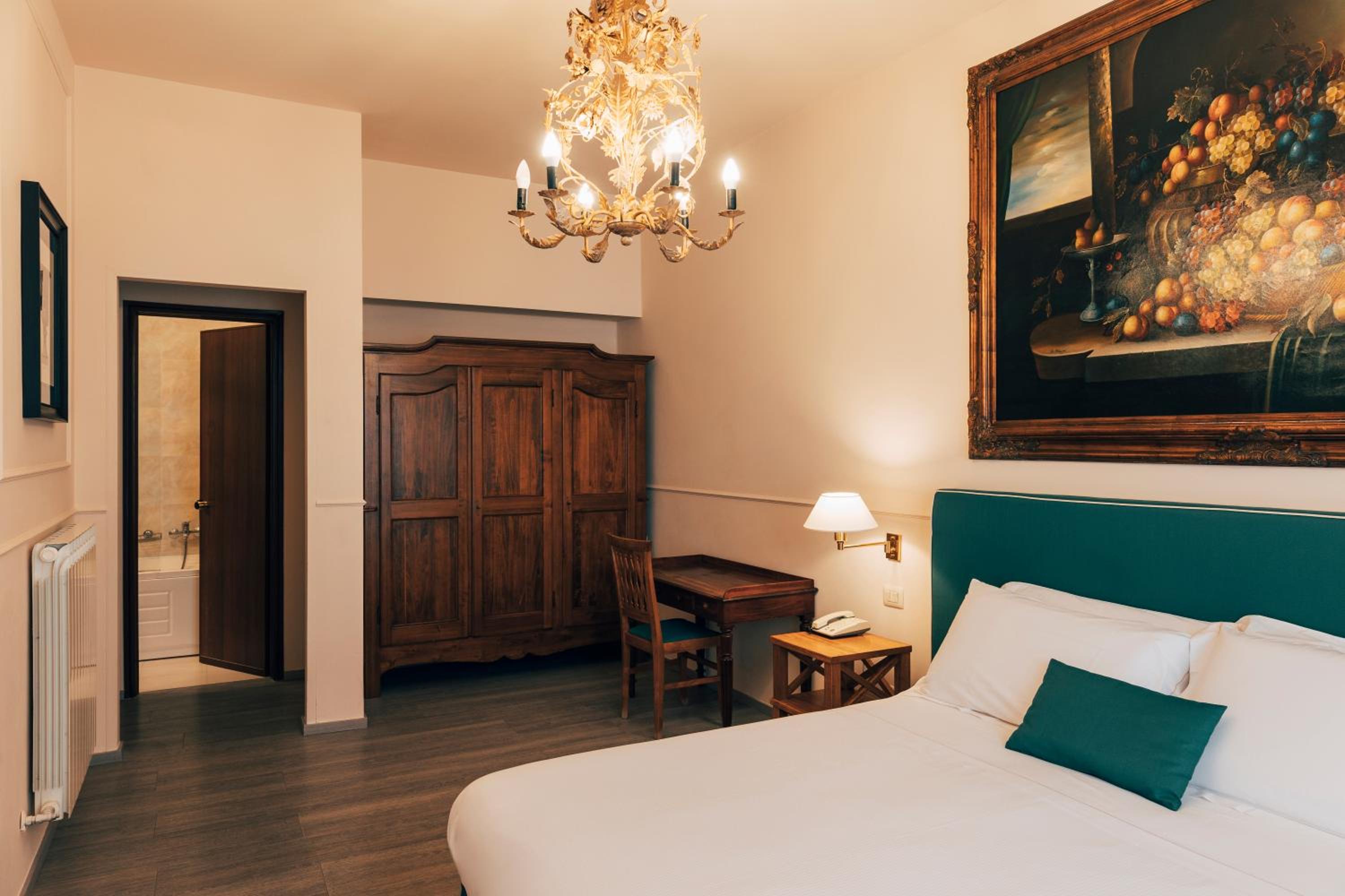 Superior Double or Twin Room photo 2