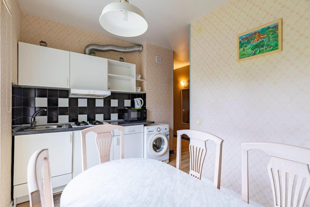 Two-Bedroom Apartment - Photo 11
