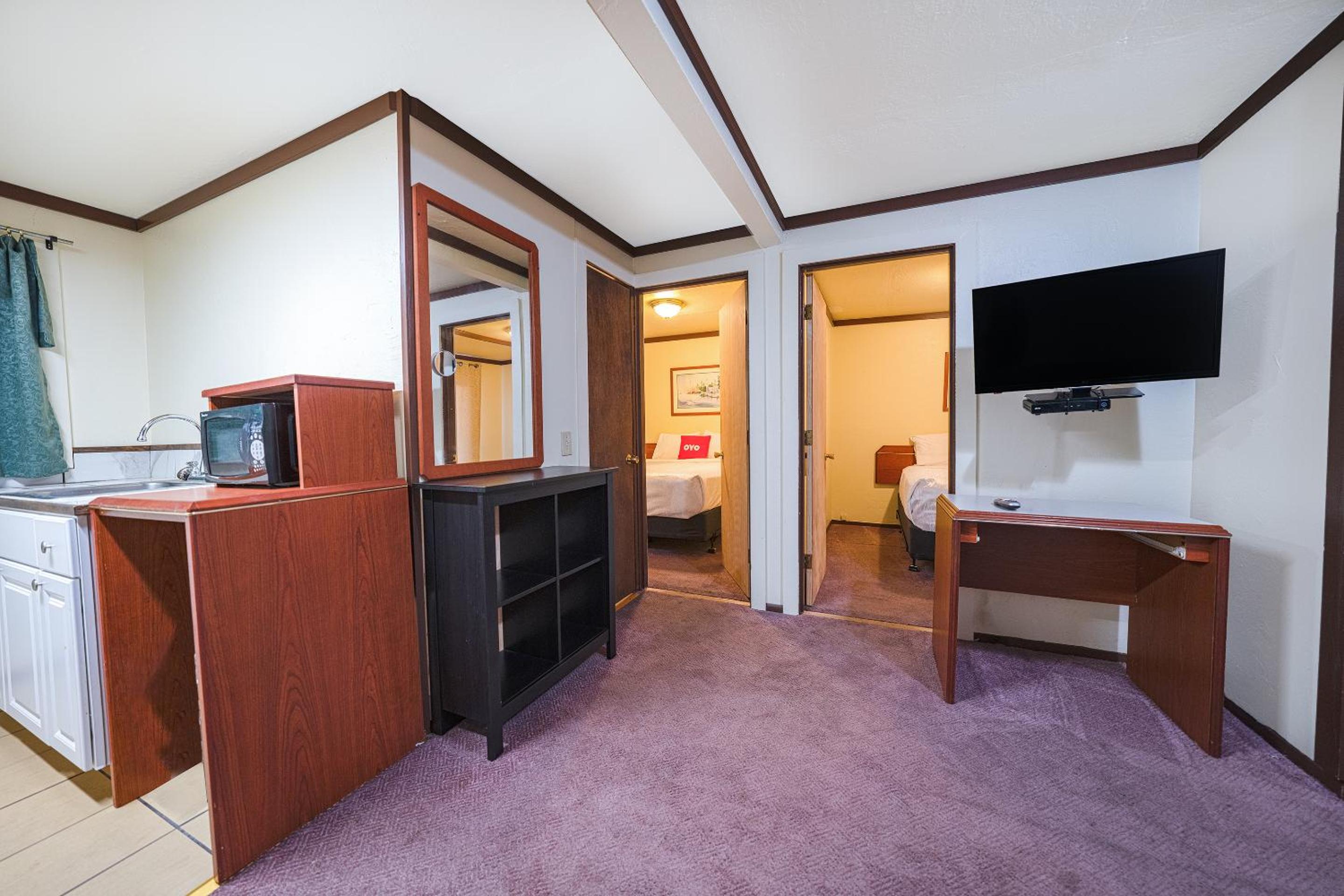 1 Bedroom Suite with Kitchenette