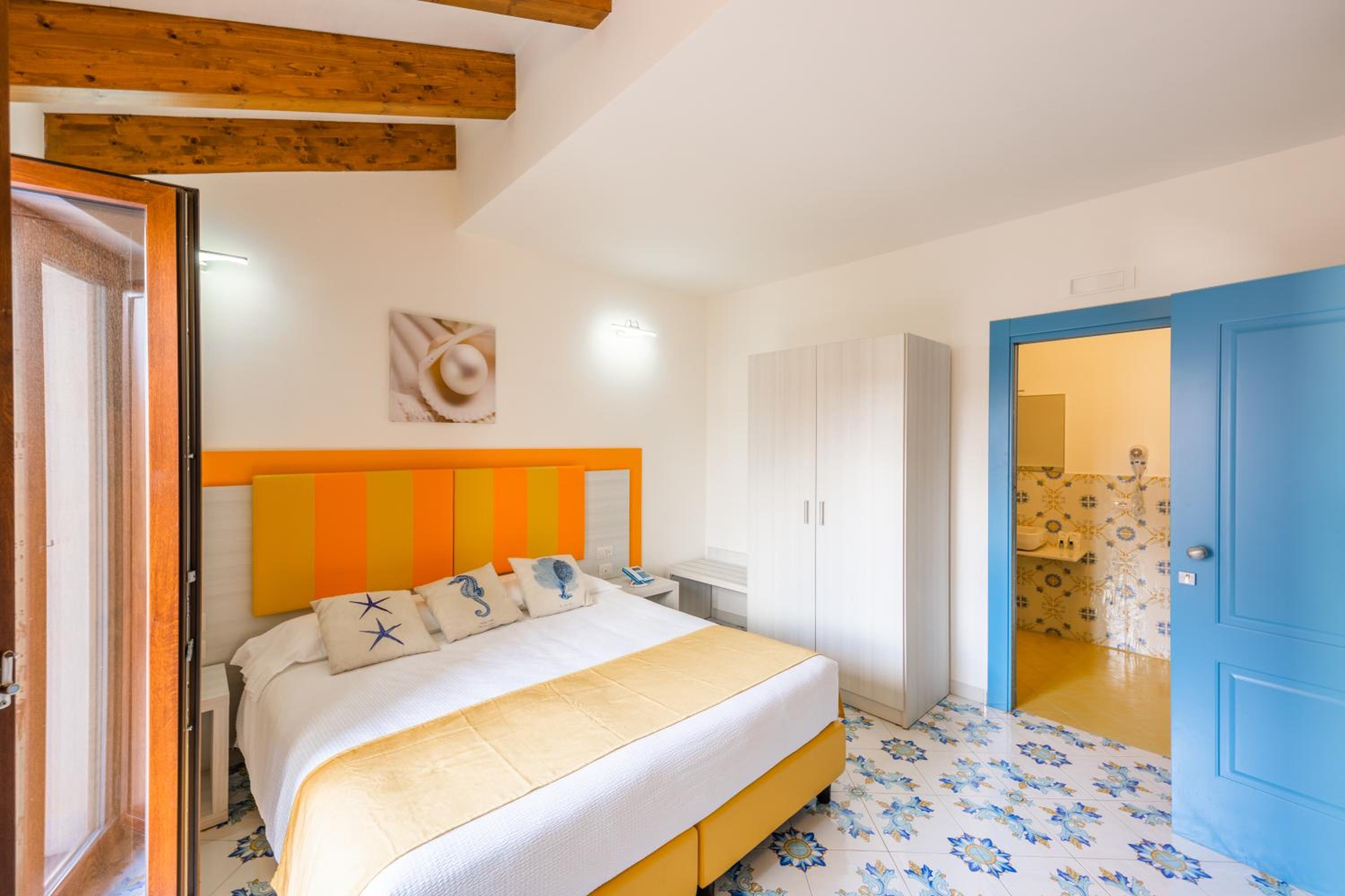 Superior Deluxe Double or Twin Room  - Photo 8