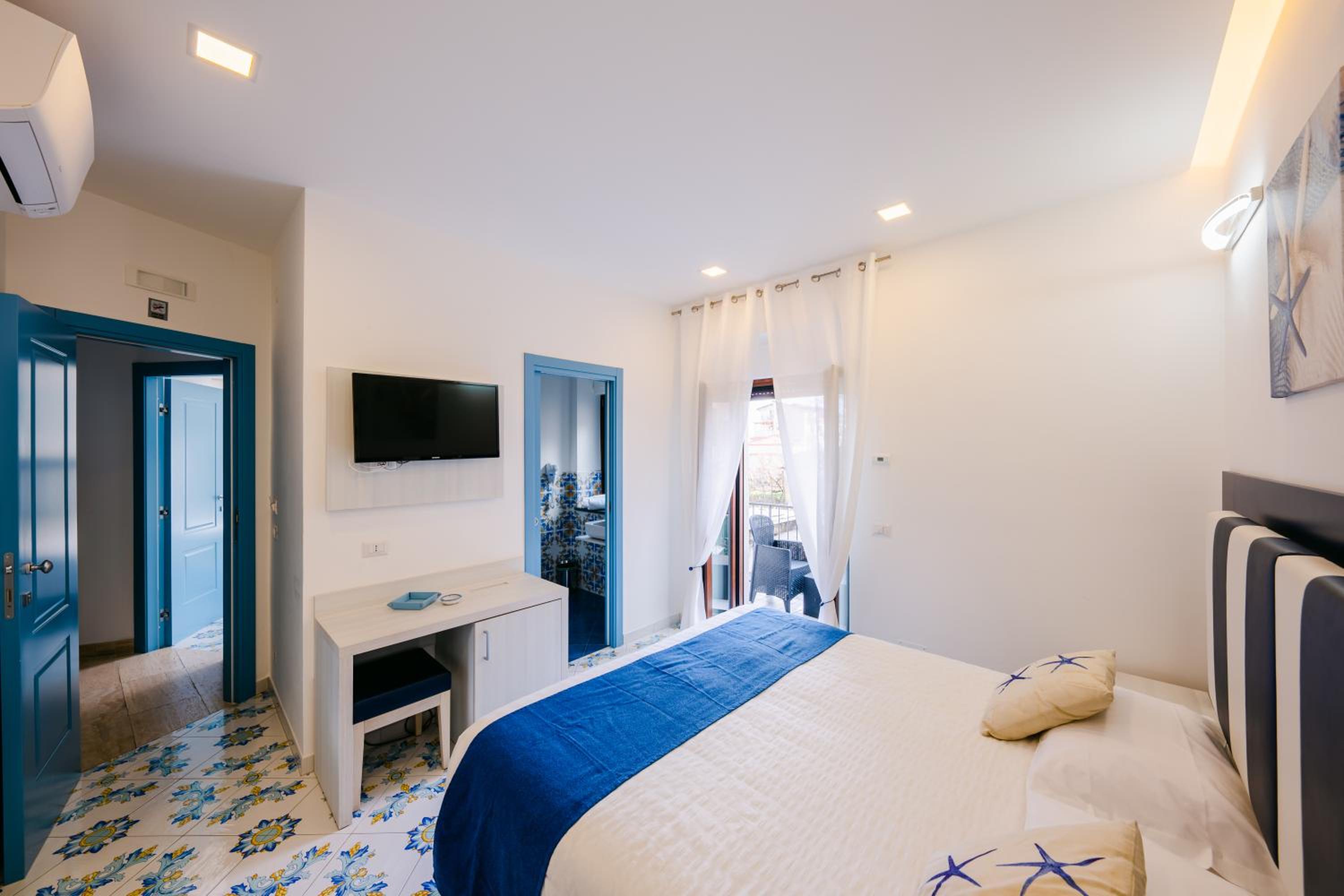 Superior Twin Room with Garden View - Photo 7