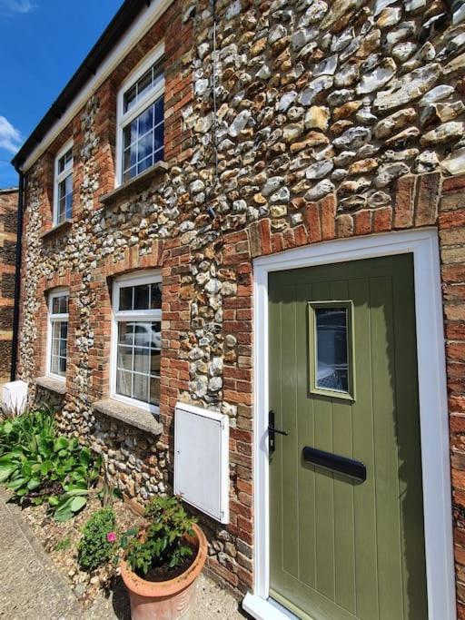 Three-Bedroom House photo 2