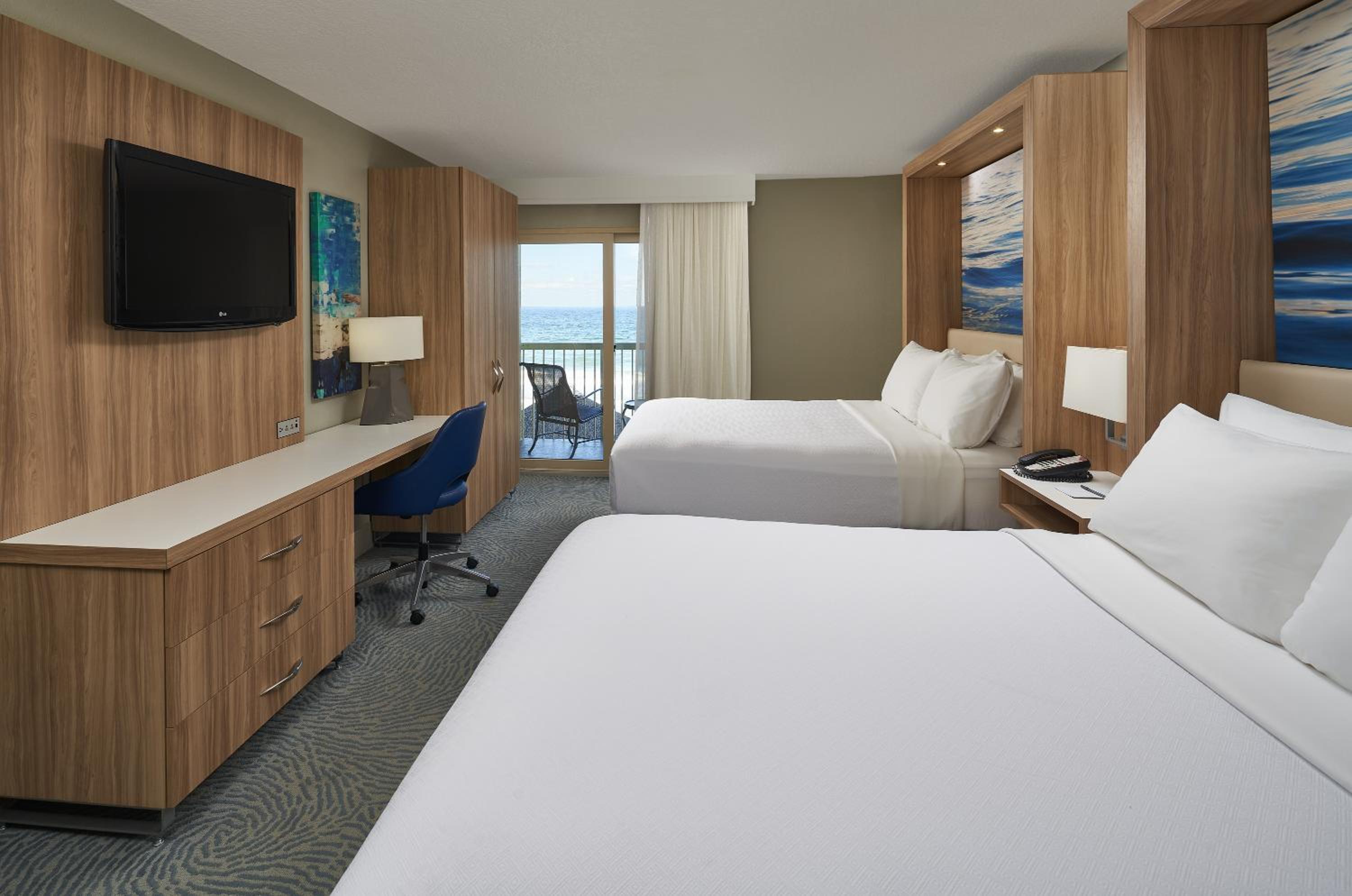 Queen Room with Two Queen Beds - Non-Smoking - Photo 1