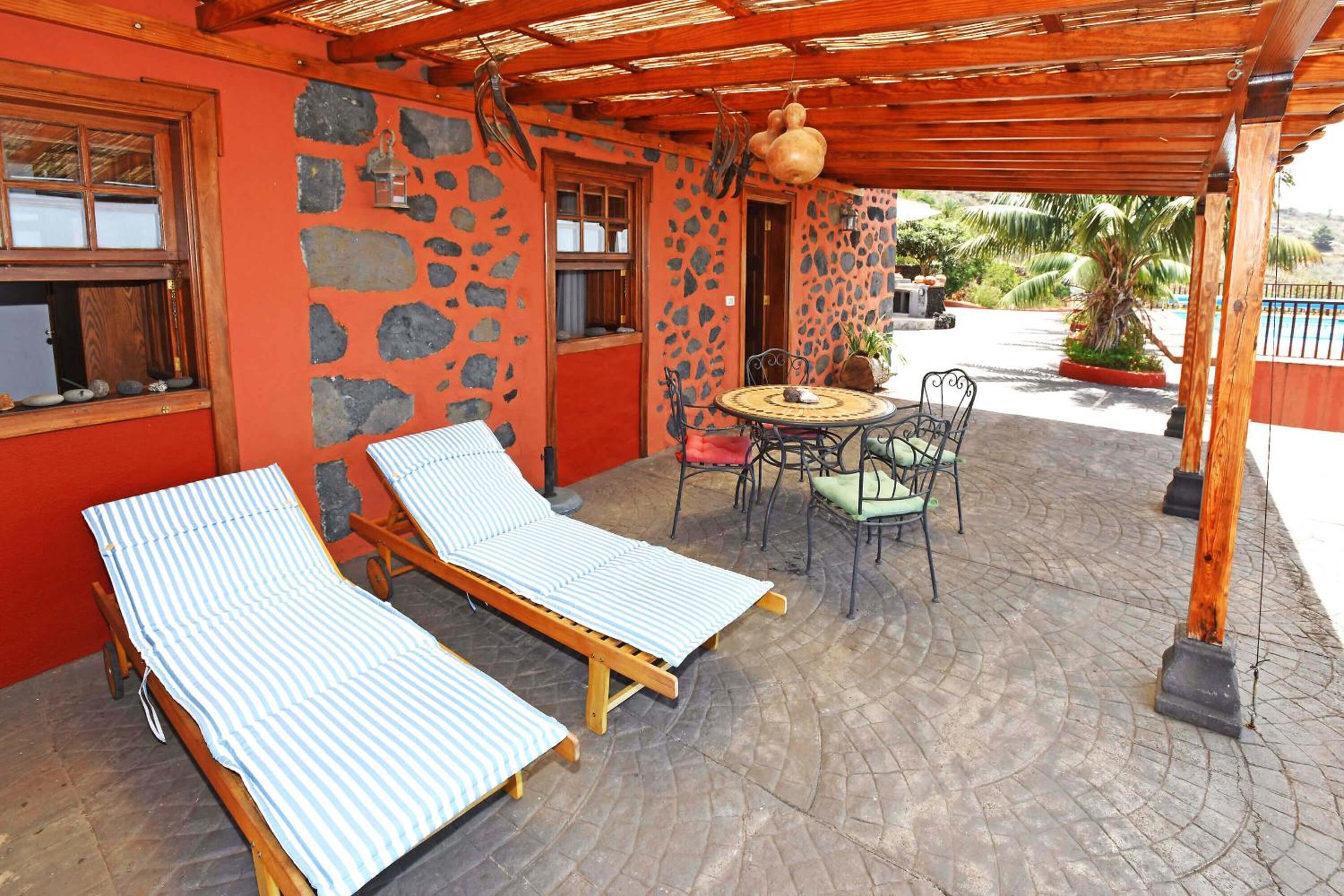 One-Bedroom House photo 2