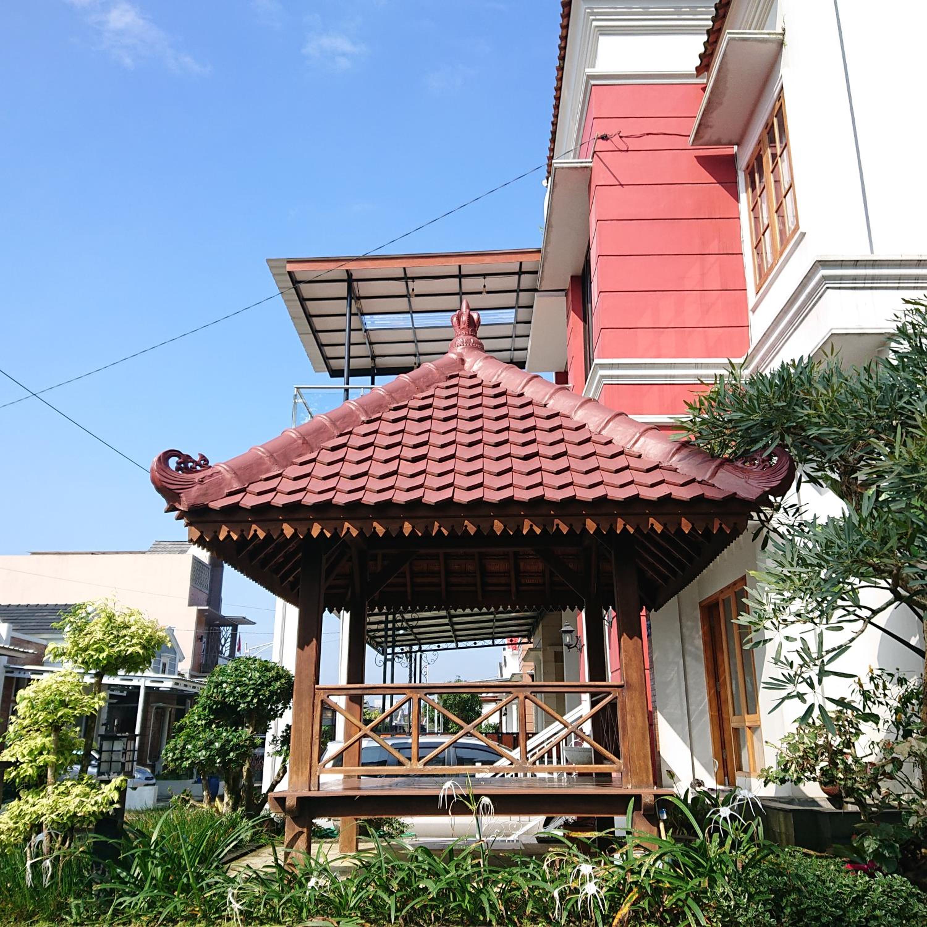 Three-Bedroom Villa photo 2