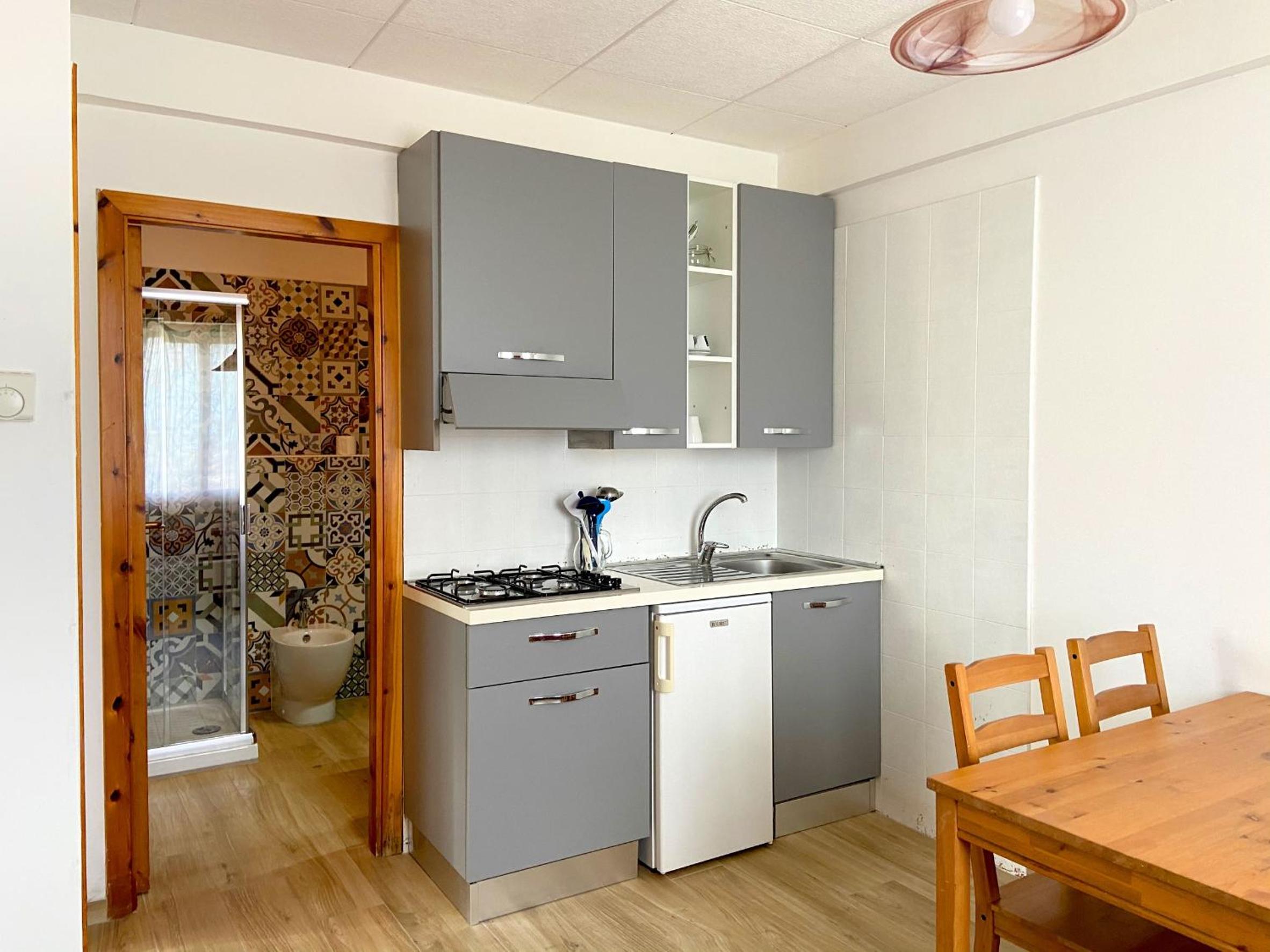 One-Bedroom Bungalow - Photo 7