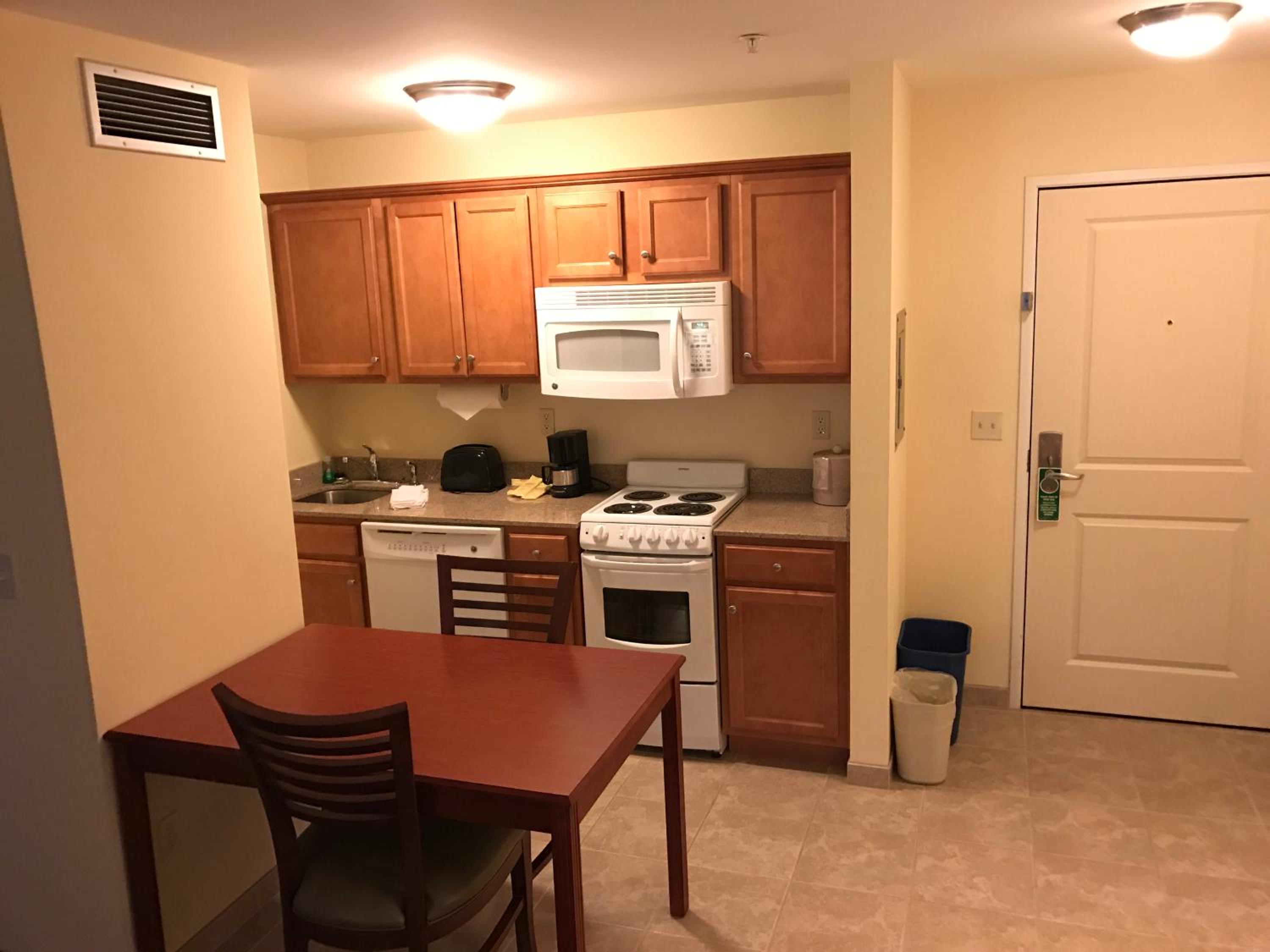 Deluxe King Suite - Photo 2