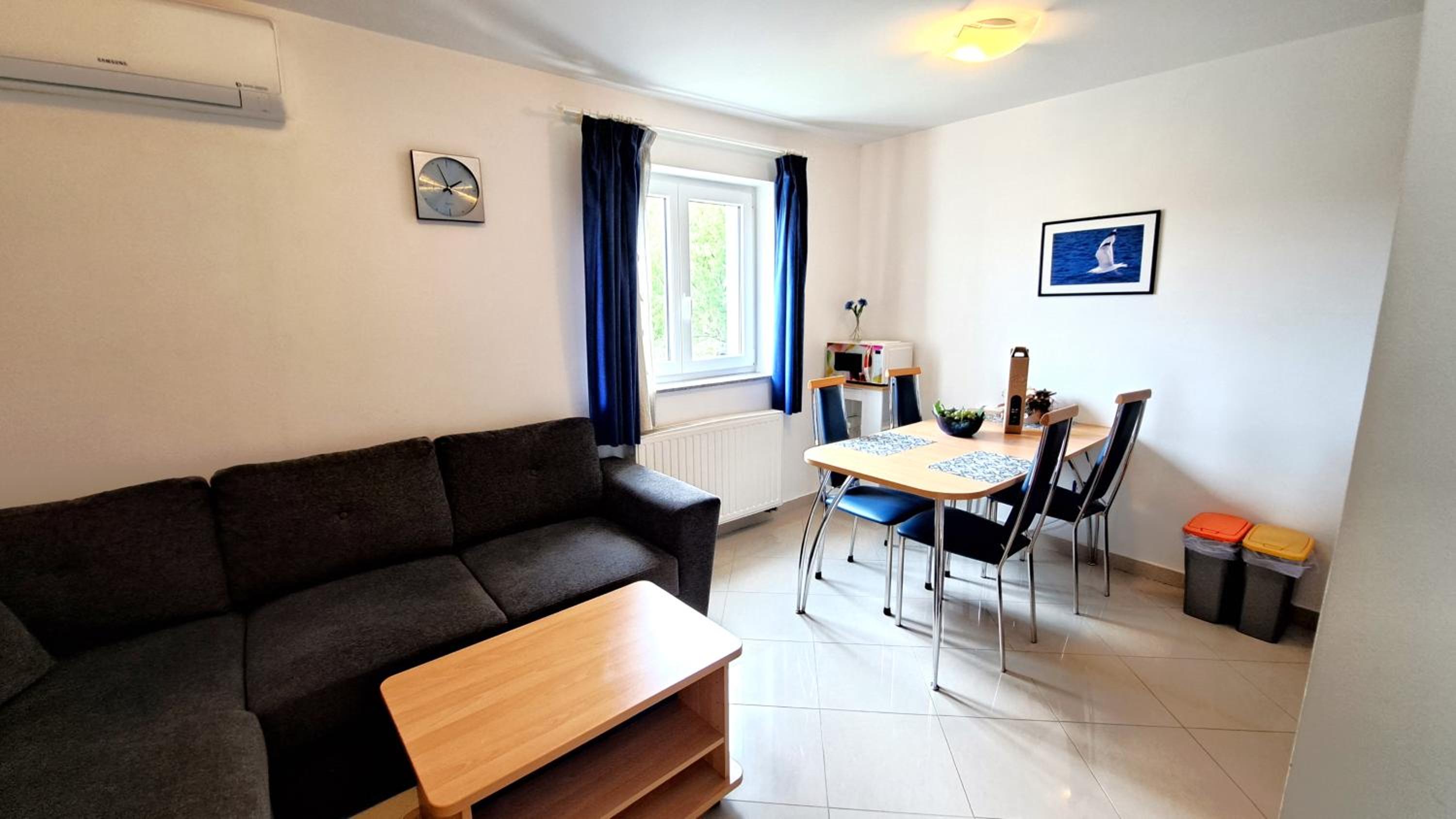 One-Bedroom Apartment photo 3