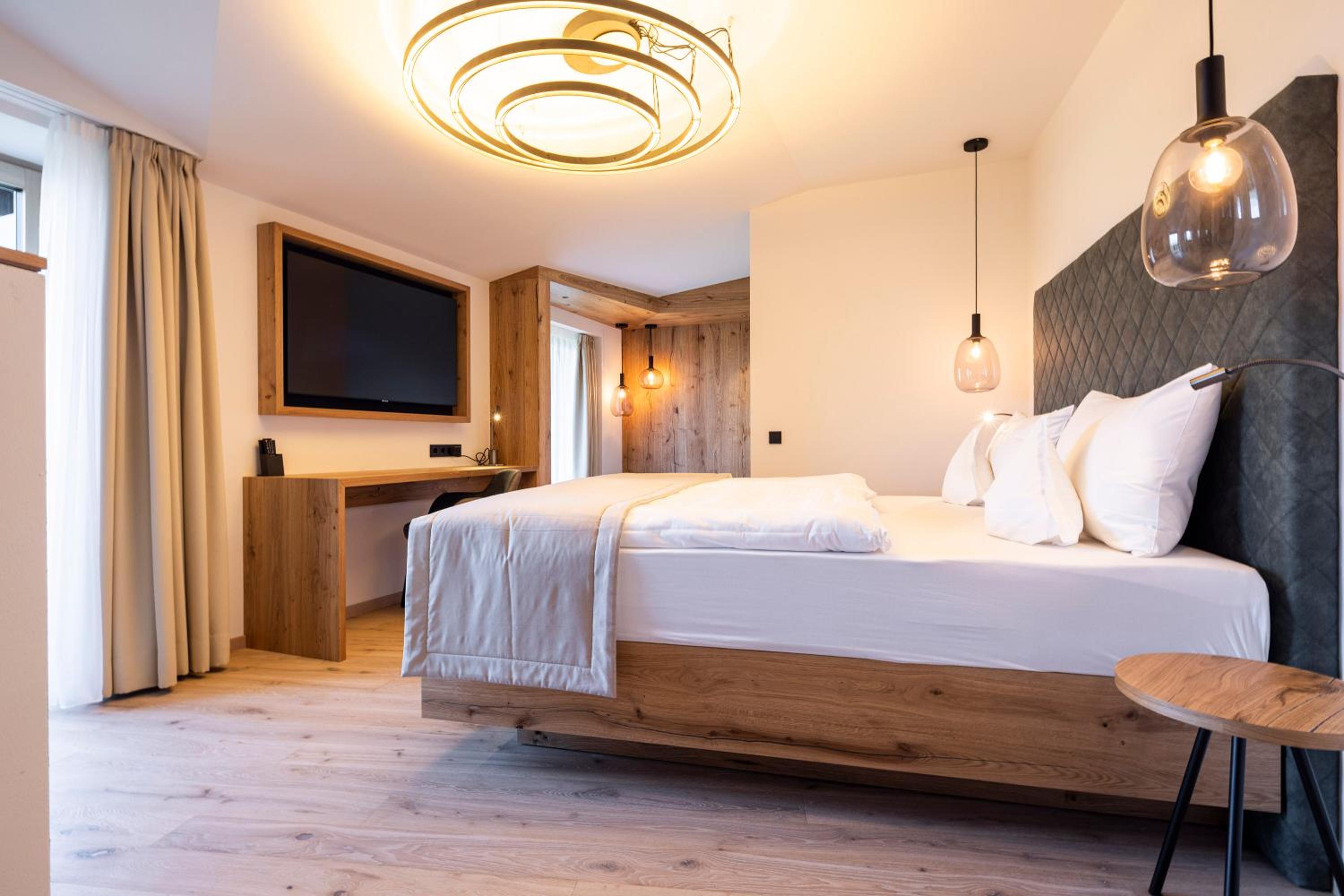 Deluxe Double Room with Balcony photo 1