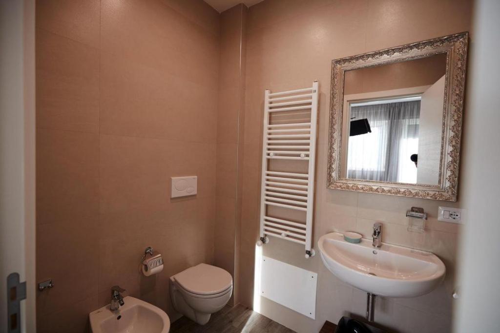 Single Room With Private Bathroom photo 1
