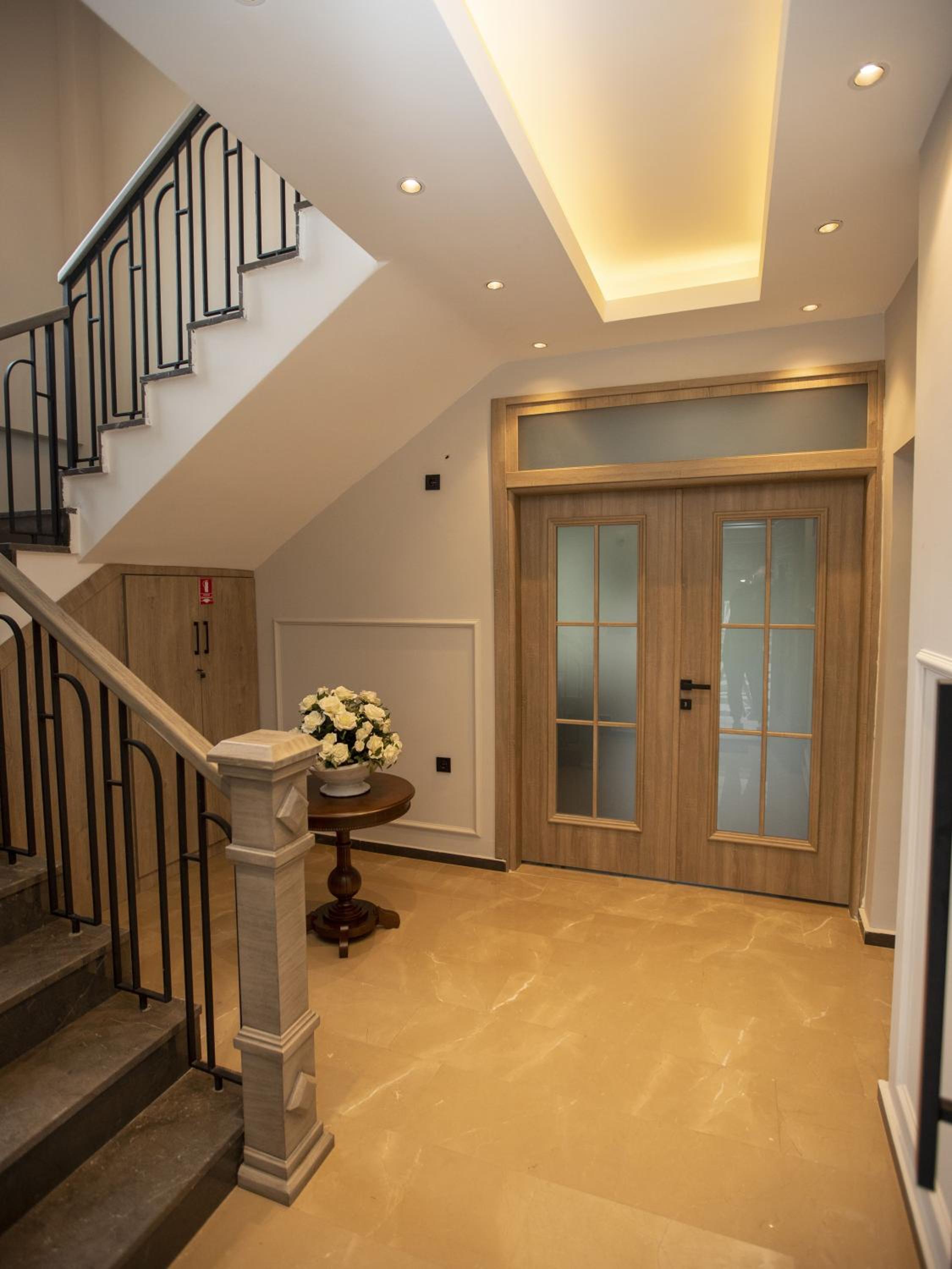 Villa with Private Pool - Photo 16
