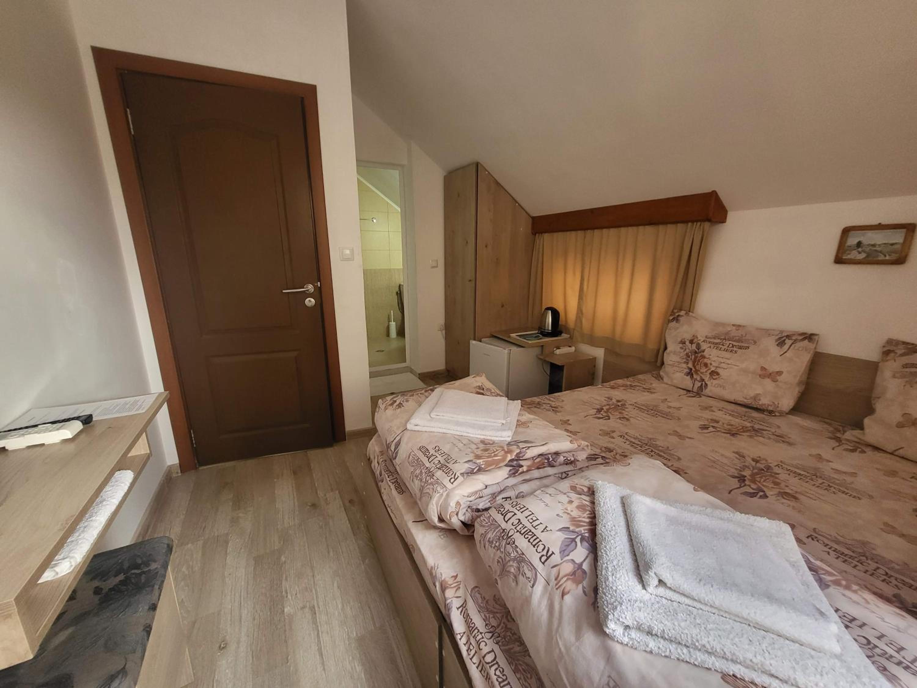Standard Double Room photo 2