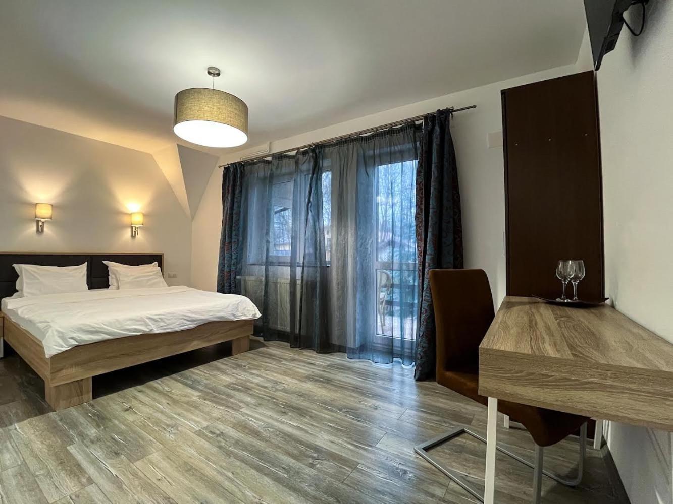 Double Room - Photo 3