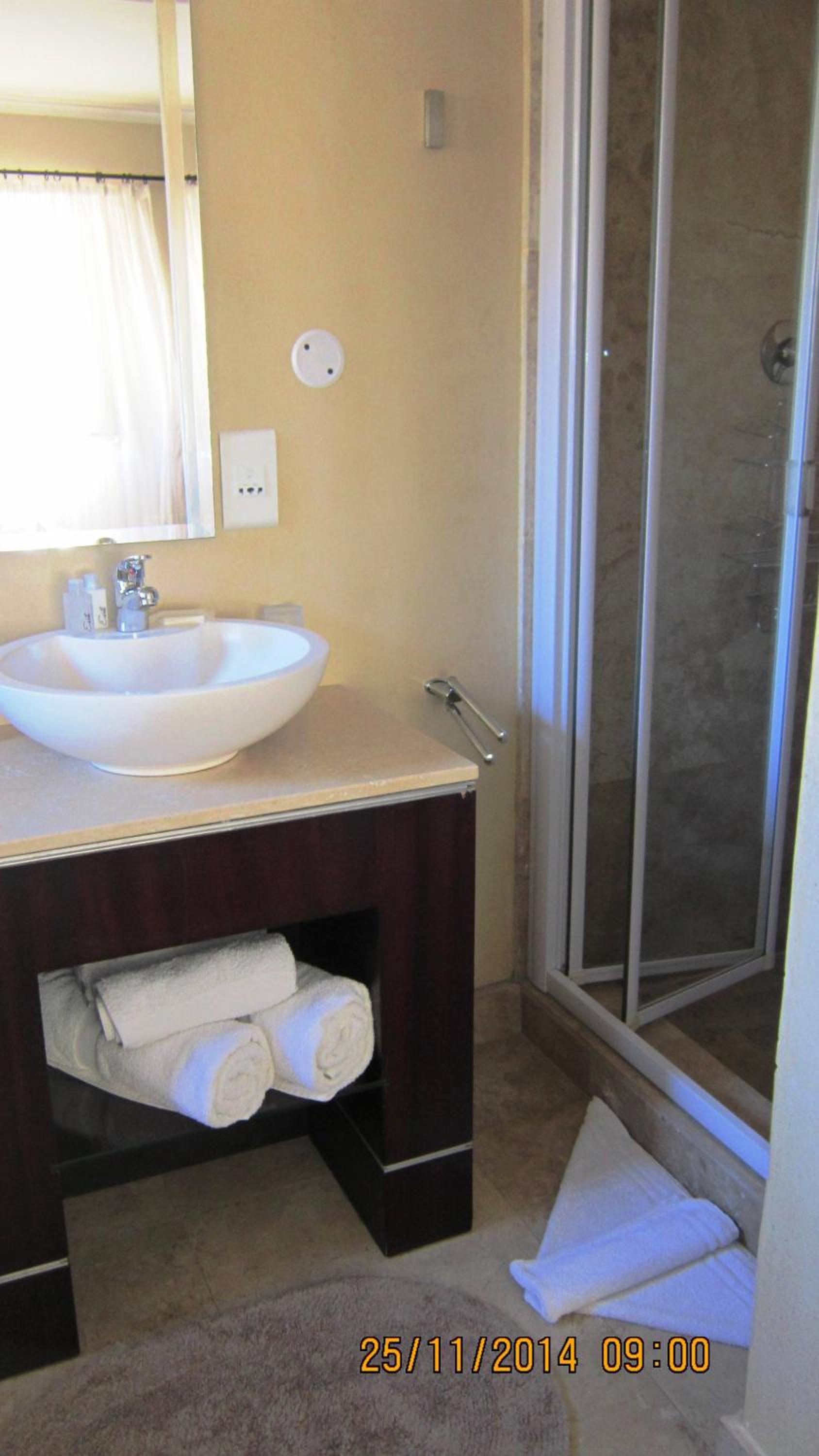 Twin/Double Room - Photo 4